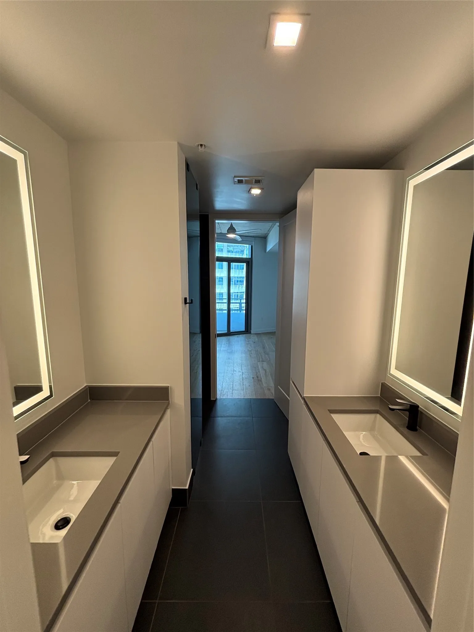Apartment For Rent in Dallas County , 1801 N Pearl Street 3606, Dallas, Texas 75201, 2 Bedroom, 2 Bathroom, 2 Garage spaces, 1,149 Sqft, built in 2021, mls#21391502, Real Estate Agent in Dallas, Homes For Rent in Dallas county, Homes For Rent in Dallas, Realtor in Dallas Texas, Real Estate Brokerage Independent Realty Texas, Luminita Cordes Realtor