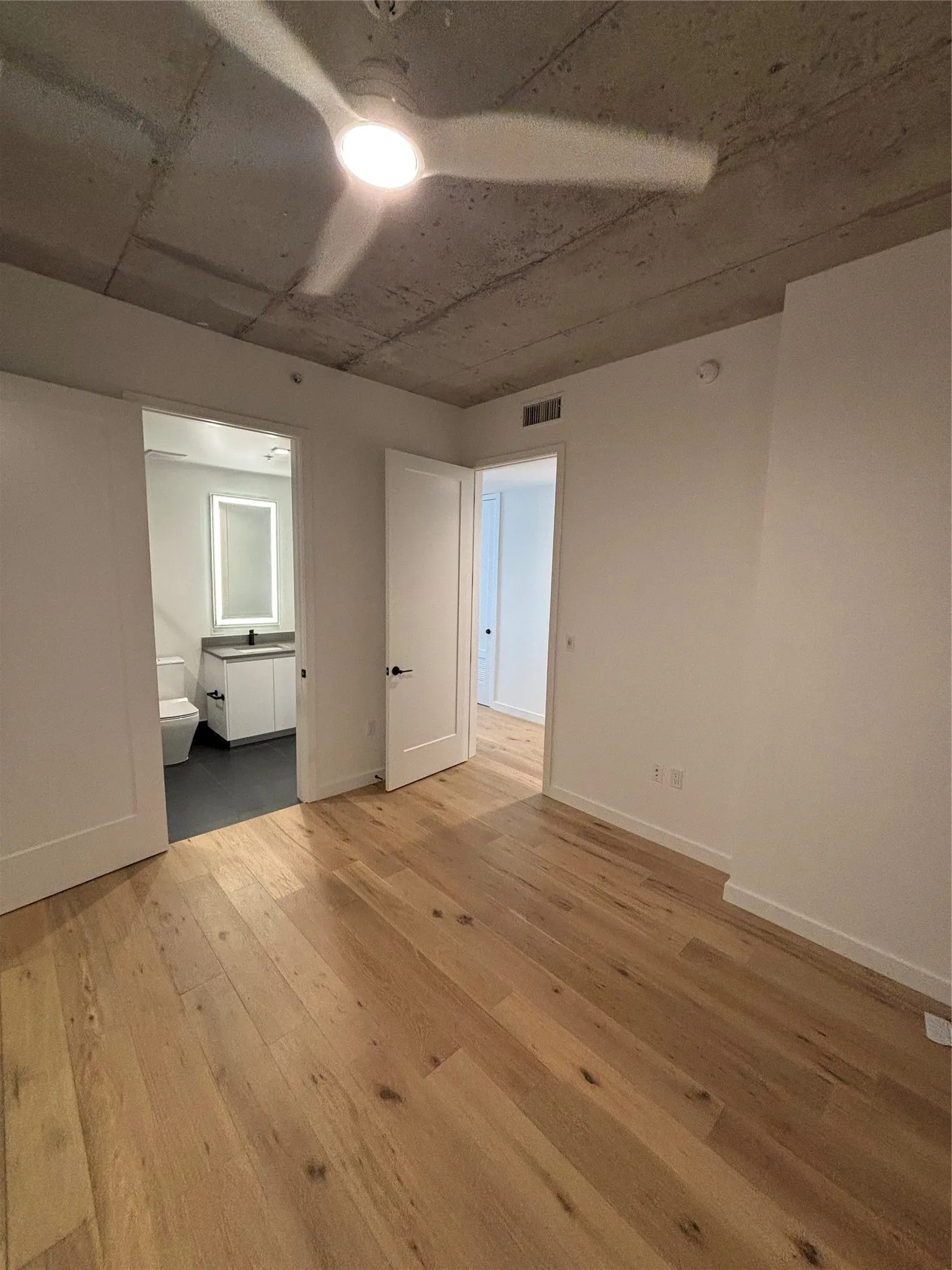Apartment For Rent in Dallas County , 1801 N Pearl Street 3606, Dallas, Texas 75201, 2 Bedroom, 2 Bathroom, 2 Garage spaces, 1,149 Sqft, built in 2021, mls#21391502, Real Estate Agent in Dallas, Homes For Rent in Dallas county, Homes For Rent in Dallas, Realtor in Dallas Texas, Real Estate Brokerage Independent Realty Texas, Luminita Cordes Realtor