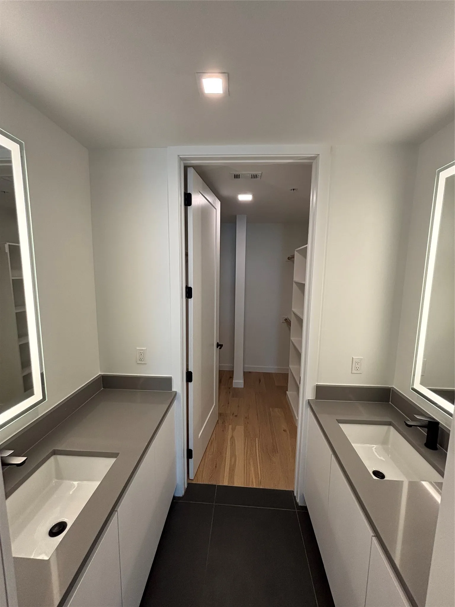 Apartment For Rent in Dallas County , 1801 N Pearl Street 3606, Dallas, Texas 75201, 2 Bedroom, 2 Bathroom, 2 Garage spaces, 1,149 Sqft, built in 2021, mls#21391502, Real Estate Agent in Dallas, Homes For Rent in Dallas county, Homes For Rent in Dallas, Realtor in Dallas Texas, Real Estate Brokerage Independent Realty Texas, Luminita Cordes Realtor