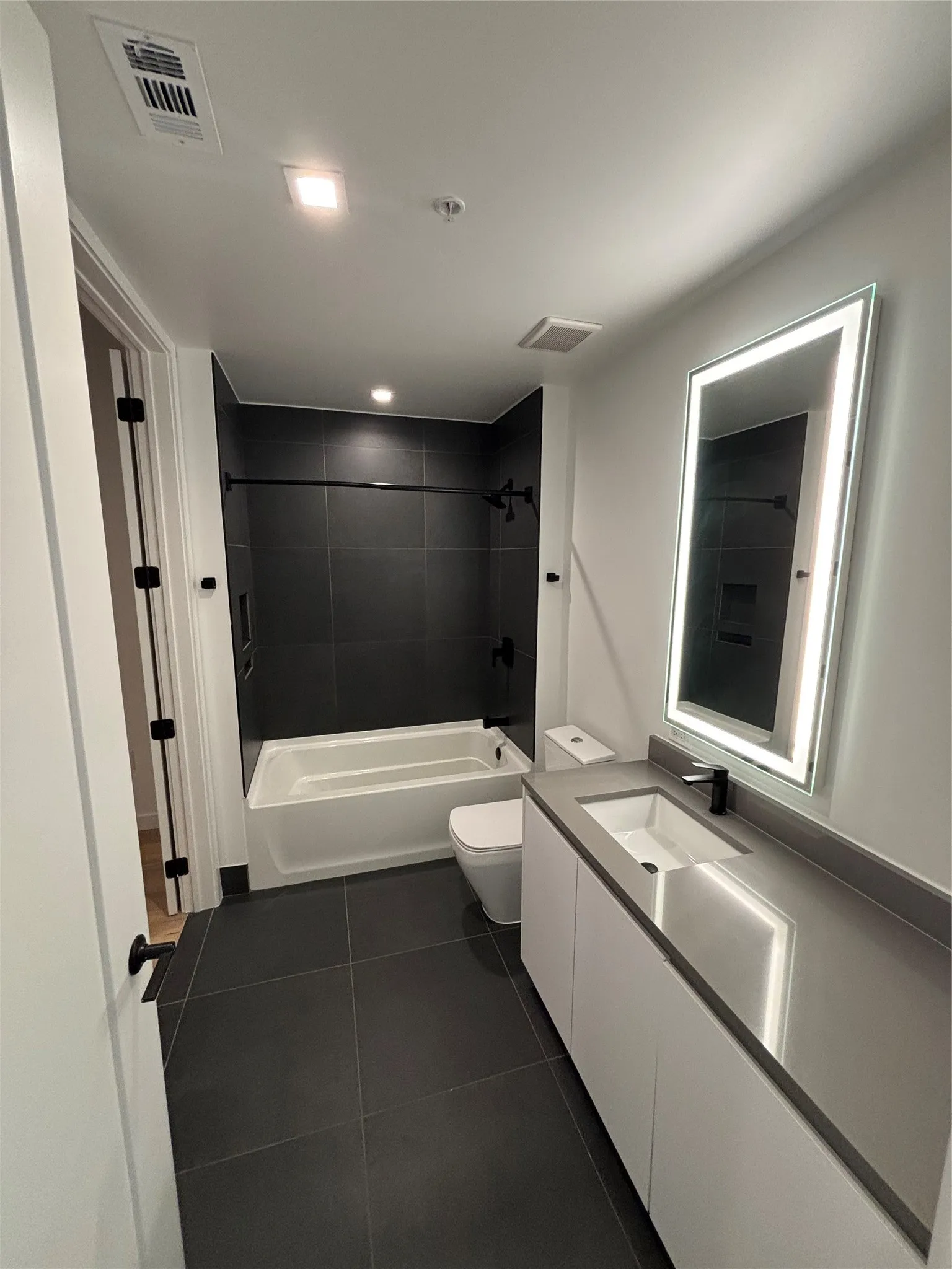 Apartment For Rent in Dallas County , 1801 N Pearl Street 3606, Dallas, Texas 75201, 2 Bedroom, 2 Bathroom, 2 Garage spaces, 1,149 Sqft, built in 2021, mls#21391502, Real Estate Agent in Dallas, Homes For Rent in Dallas county, Homes For Rent in Dallas, Realtor in Dallas Texas, Real Estate Brokerage Independent Realty Texas, Luminita Cordes Realtor