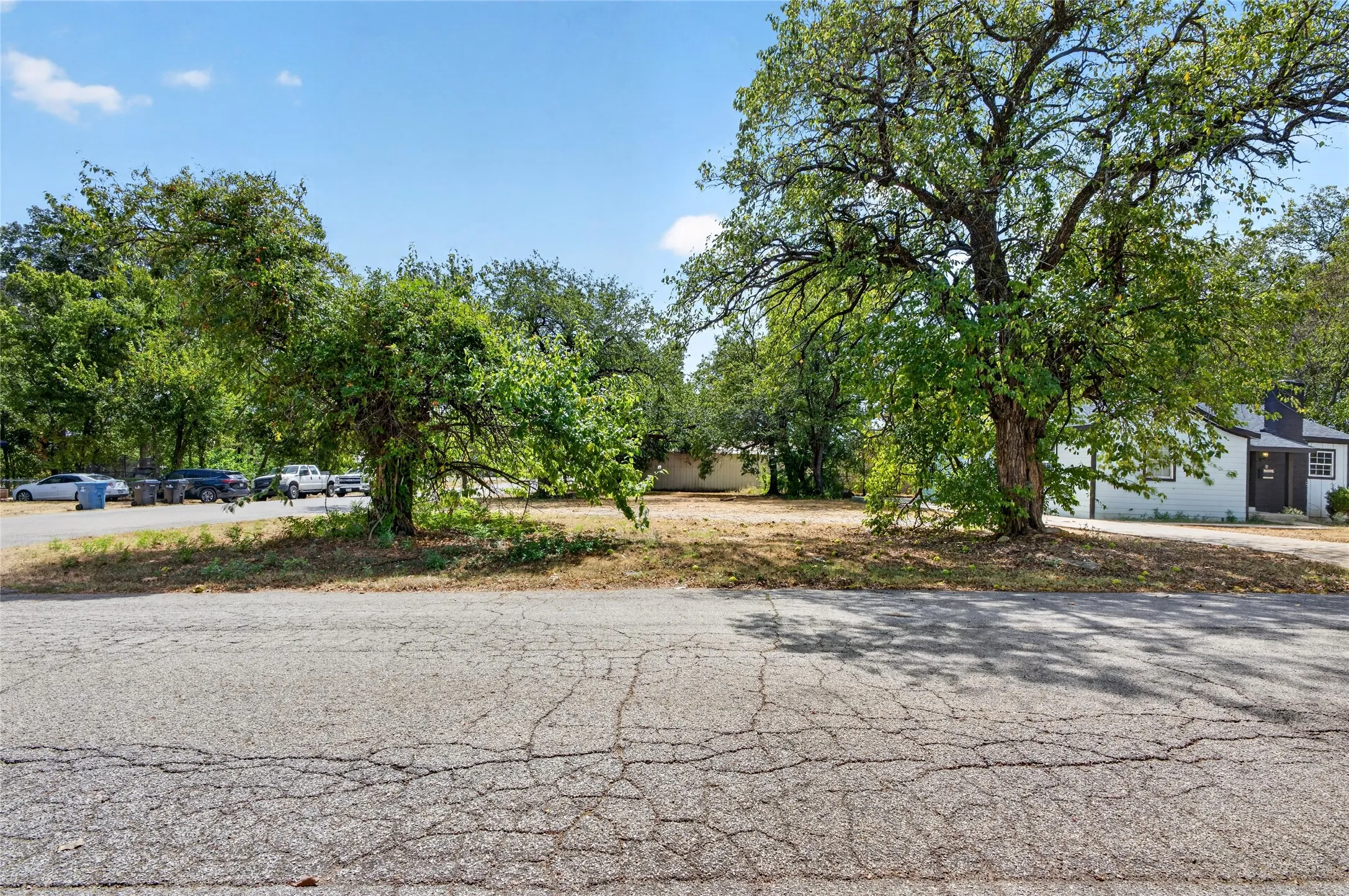 Unimproved Land For Sale in Grayson County , 000 Bond Street, Denison, Texas 75020, 0, 0, Garage spaces, 0 Sqft, built in 0, mls#21386300, Real Estate Agent in Denison, Homes For Sale in Grayson county, Homes For Sale in Denison, Realtor in Denison Texas, Real Estate Brokerage Independent Realty Texas, Luminita Cordes Realtor