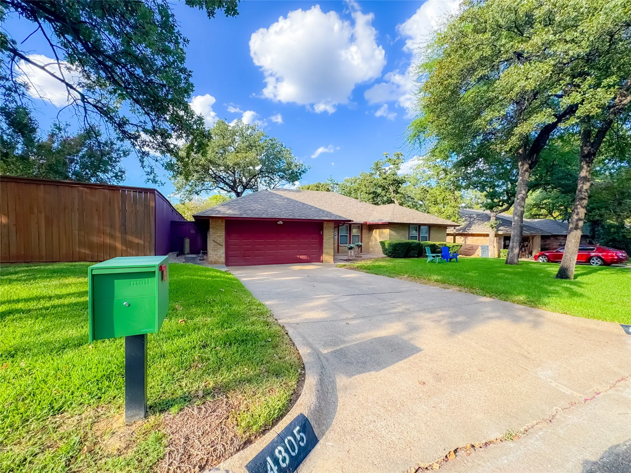 Single Family Residence For Sale in Tarrant County , 4805 Bonneville Drive, Arlington, Texas 76016, 3 Bedroom, 2 Bathroom, 2 Garage spaces, 1,853 Sqft, built in 1975, mls#21391522, Real Estate Agent in Arlington, Homes For Sale in Tarrant county, Homes For Sale in Arlington, Realtor in Arlington Texas, Real Estate Brokerage Independent Realty Texas, Luminita Cordes Realtor