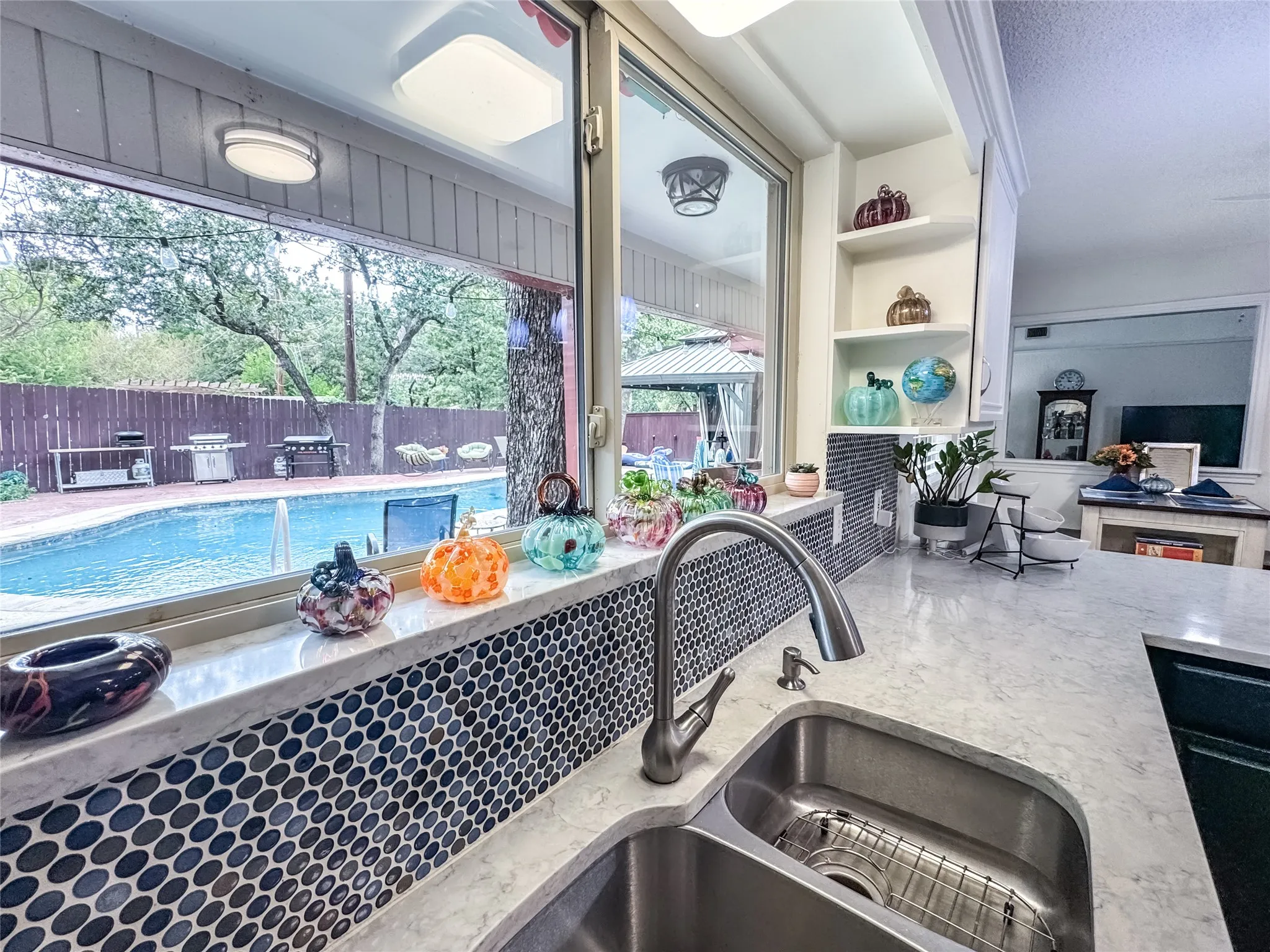 Single Family Residence For Sale in Tarrant County , 4805 Bonneville Drive, Arlington, Texas 76016, 3 Bedroom, 2 Bathroom, 2 Garage spaces, 1,853 Sqft, built in 1975, mls#21391522, Real Estate Agent in Arlington, Homes For Sale in Tarrant county, Homes For Sale in Arlington, Realtor in Arlington Texas, Real Estate Brokerage Independent Realty Texas, Luminita Cordes Realtor