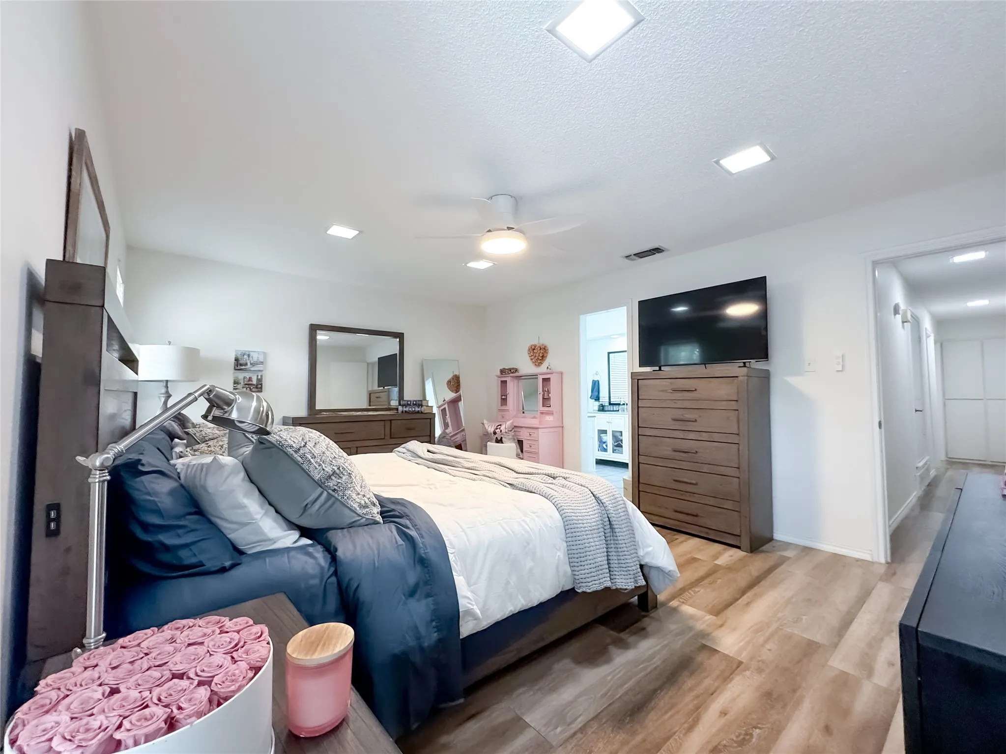 Single Family Residence For Sale in Tarrant County , 4805 Bonneville Drive, Arlington, Texas 76016, 3 Bedroom, 2 Bathroom, 2 Garage spaces, 1,853 Sqft, built in 1975, mls#21391522, Real Estate Agent in Arlington, Homes For Sale in Tarrant county, Homes For Sale in Arlington, Realtor in Arlington Texas, Real Estate Brokerage Independent Realty Texas, Luminita Cordes Realtor
