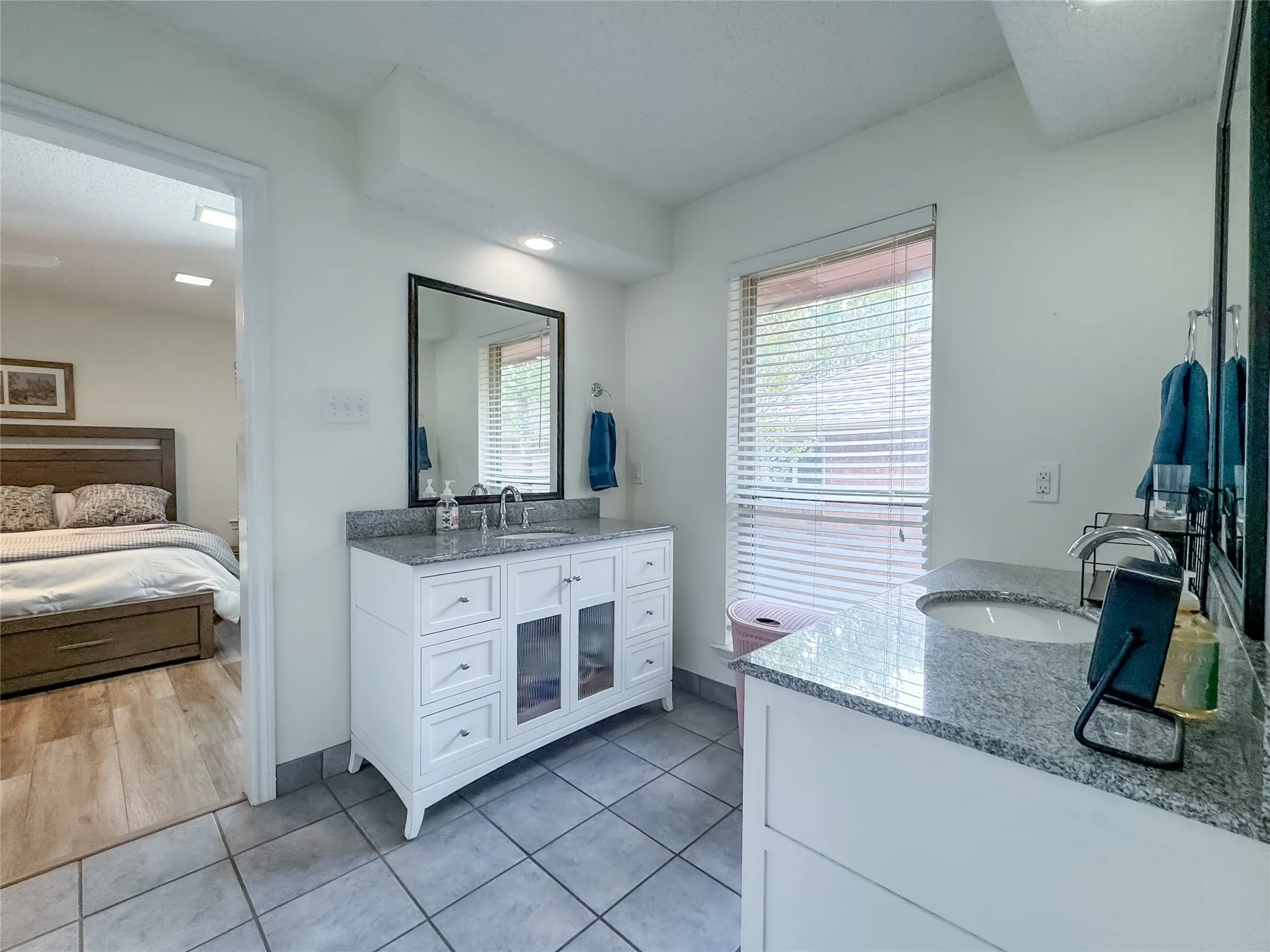 Single Family Residence For Sale in Tarrant County , 4805 Bonneville Drive, Arlington, Texas 76016, 3 Bedroom, 2 Bathroom, 2 Garage spaces, 1,853 Sqft, built in 1975, mls#21391522, Real Estate Agent in Arlington, Homes For Sale in Tarrant county, Homes For Sale in Arlington, Realtor in Arlington Texas, Real Estate Brokerage Independent Realty Texas, Luminita Cordes Realtor