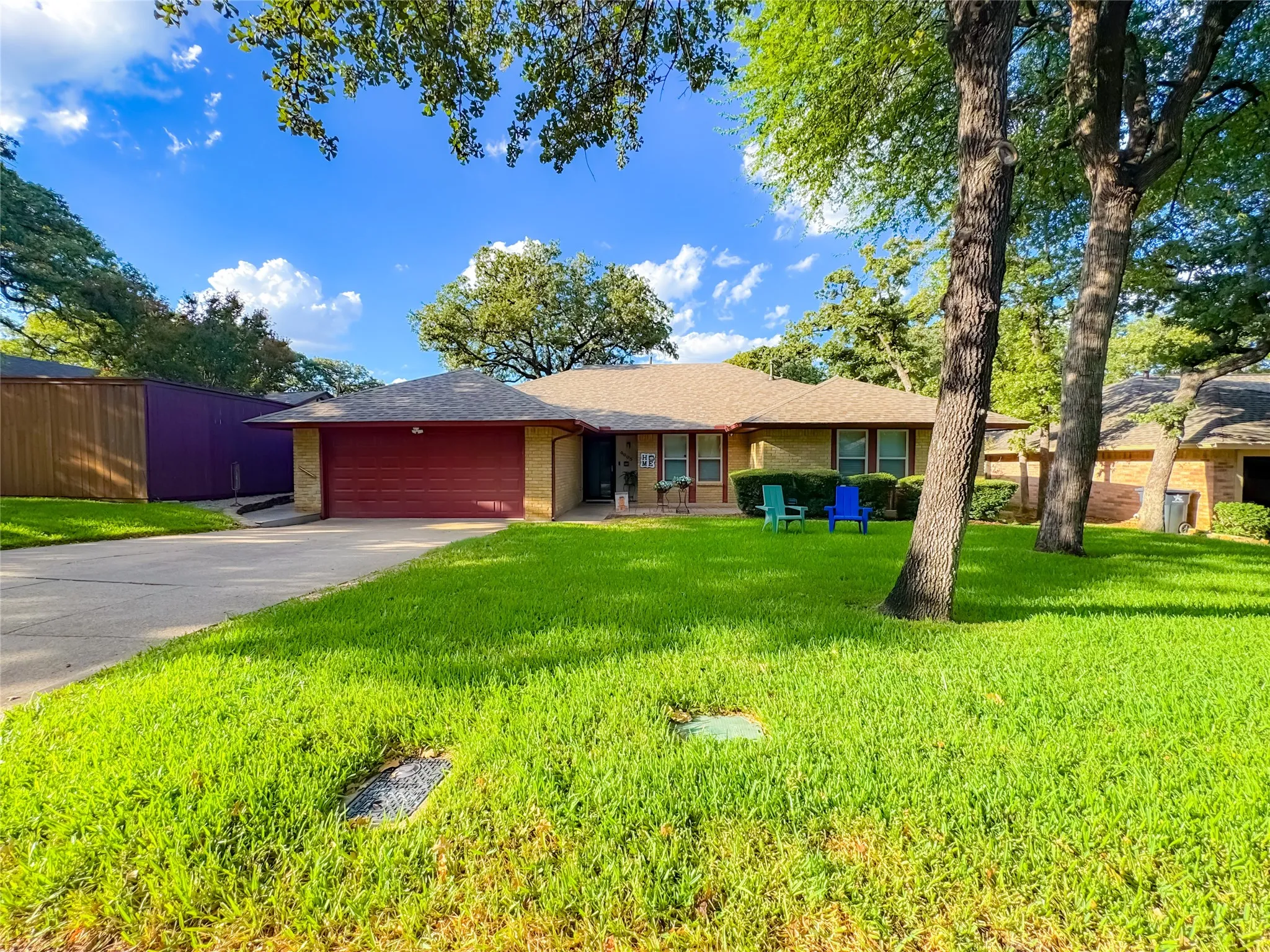 Single Family Residence For Sale in Tarrant County , 4805 Bonneville Drive, Arlington, Texas 76016, 3 Bedroom, 2 Bathroom, 2 Garage spaces, 1,853 Sqft, built in 1975, mls#21391522, Real Estate Agent in Arlington, Homes For Sale in Tarrant county, Homes For Sale in Arlington, Realtor in Arlington Texas, Real Estate Brokerage Independent Realty Texas, Luminita Cordes Realtor