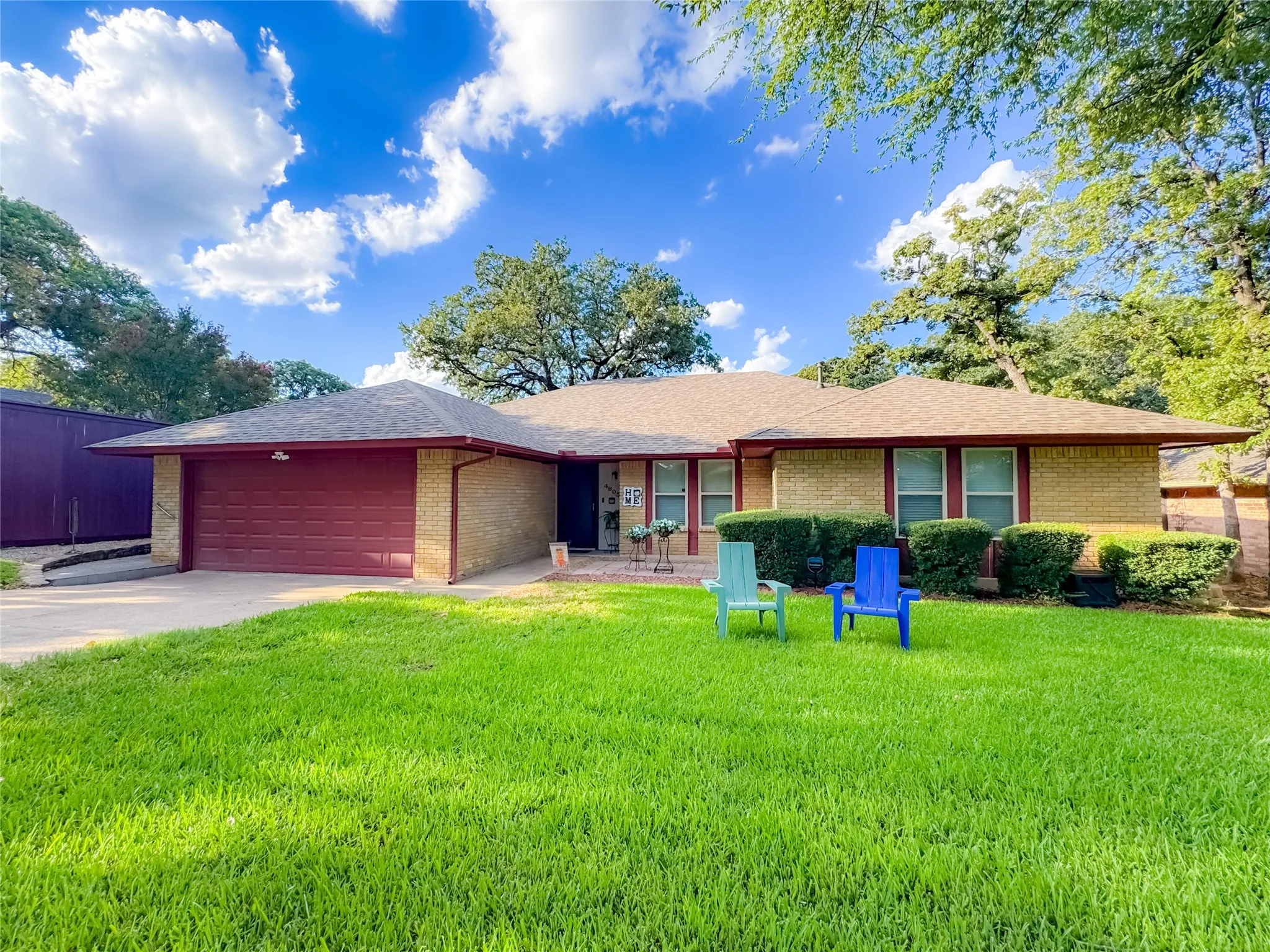 Single Family Residence For Sale in Tarrant County , 4805 Bonneville Drive, Arlington, Texas 76016, 3 Bedroom, 2 Bathroom, 2 Garage spaces, 1,853 Sqft, built in 1975, mls#21391522, Real Estate Agent in Arlington, Homes For Sale in Tarrant county, Homes For Sale in Arlington, Realtor in Arlington Texas, Real Estate Brokerage Independent Realty Texas, Luminita Cordes Realtor