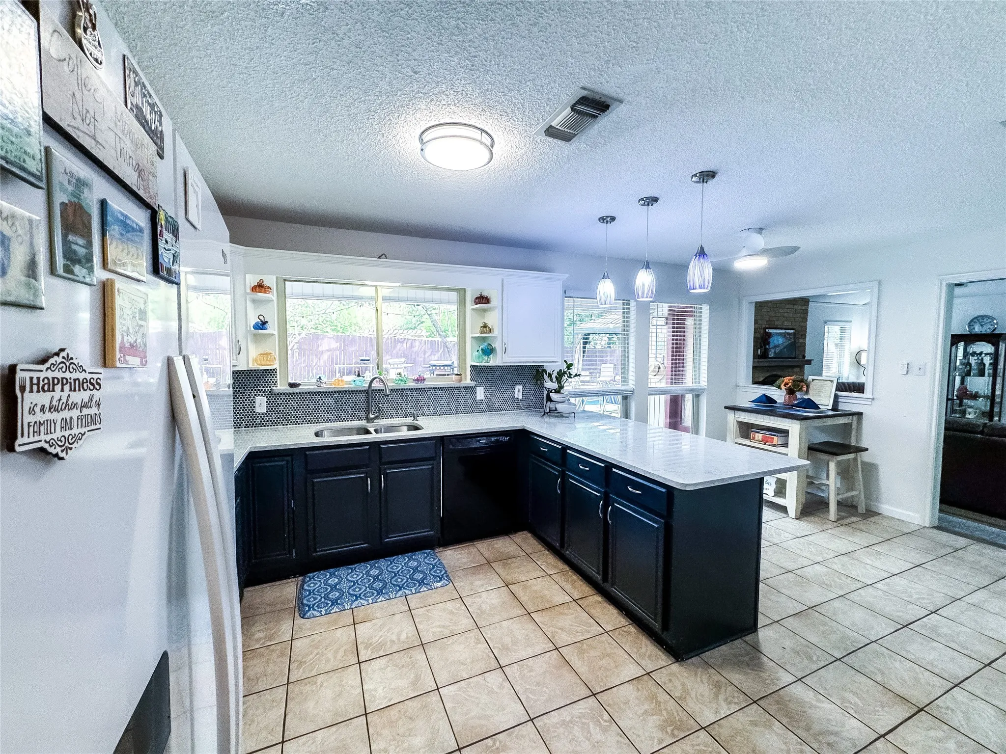 Single Family Residence For Sale in Tarrant County , 4805 Bonneville Drive, Arlington, Texas 76016, 3 Bedroom, 2 Bathroom, 2 Garage spaces, 1,853 Sqft, built in 1975, mls#21391522, Real Estate Agent in Arlington, Homes For Sale in Tarrant county, Homes For Sale in Arlington, Realtor in Arlington Texas, Real Estate Brokerage Independent Realty Texas, Luminita Cordes Realtor