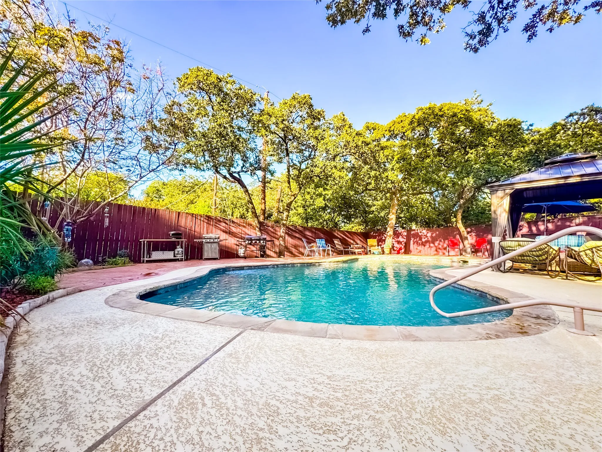 Single Family Residence For Sale in Tarrant County , 4805 Bonneville Drive, Arlington, Texas 76016, 3 Bedroom, 2 Bathroom, 2 Garage spaces, 1,853 Sqft, built in 1975, mls#21391522, Real Estate Agent in Arlington, Homes For Sale in Tarrant county, Homes For Sale in Arlington, Realtor in Arlington Texas, Real Estate Brokerage Independent Realty Texas, Luminita Cordes Realtor