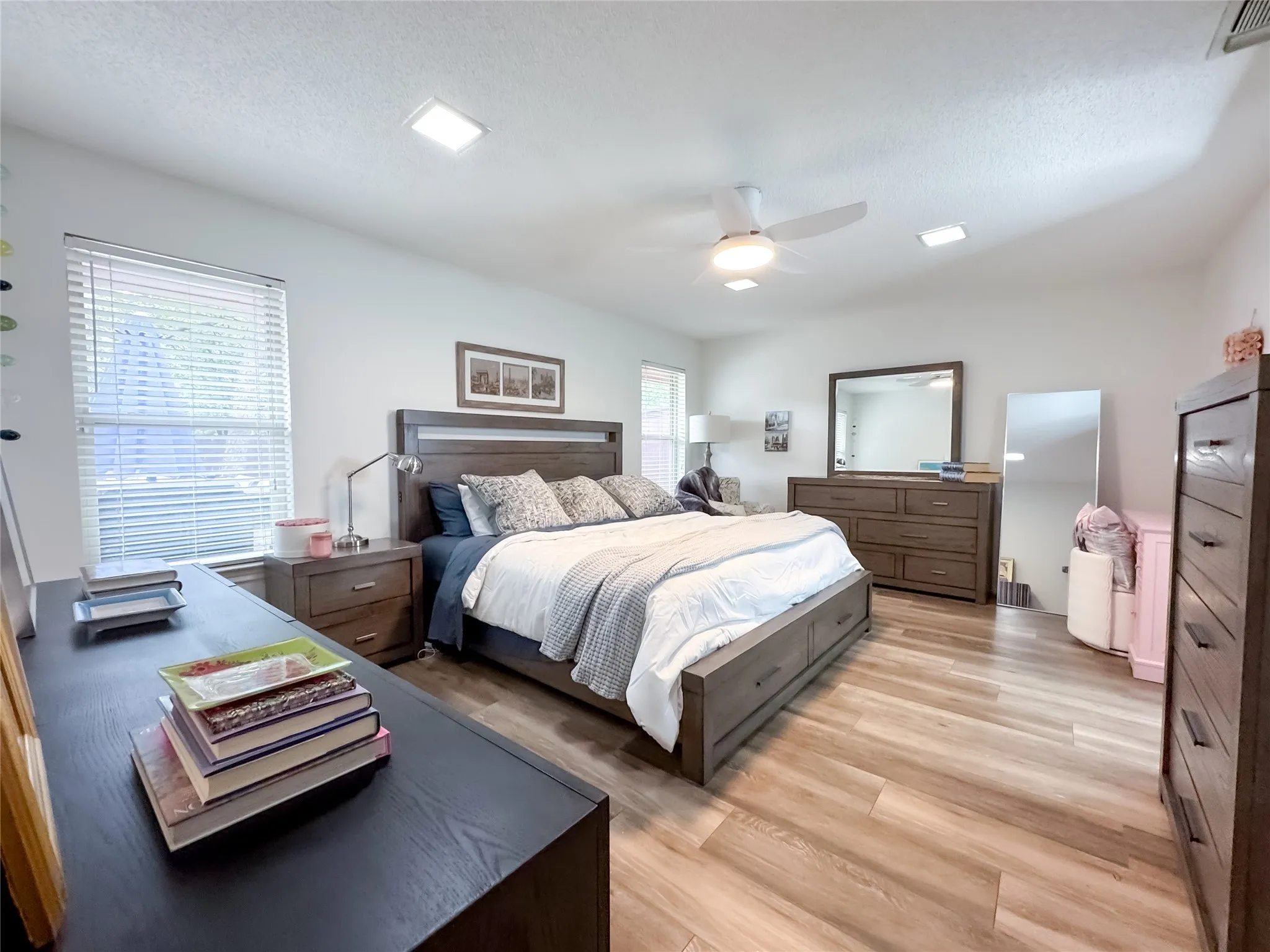 Single Family Residence For Sale in Tarrant County , 4805 Bonneville Drive, Arlington, Texas 76016, 3 Bedroom, 2 Bathroom, 2 Garage spaces, 1,853 Sqft, built in 1975, mls#21391522, Real Estate Agent in Arlington, Homes For Sale in Tarrant county, Homes For Sale in Arlington, Realtor in Arlington Texas, Real Estate Brokerage Independent Realty Texas, Luminita Cordes Realtor