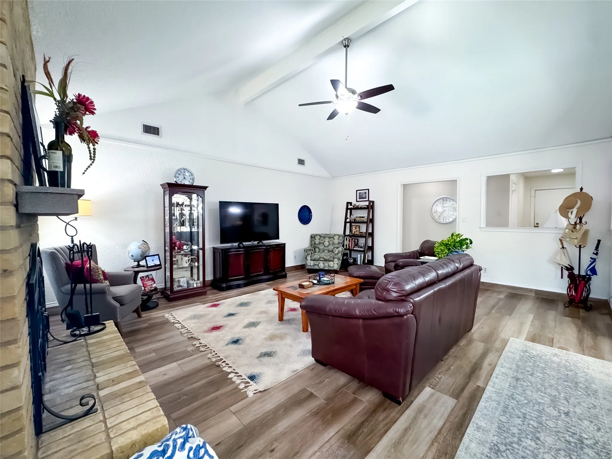 Single Family Residence For Sale in Tarrant County , 4805 Bonneville Drive, Arlington, Texas 76016, 3 Bedroom, 2 Bathroom, 2 Garage spaces, 1,853 Sqft, built in 1975, mls#21391522, Real Estate Agent in Arlington, Homes For Sale in Tarrant county, Homes For Sale in Arlington, Realtor in Arlington Texas, Real Estate Brokerage Independent Realty Texas, Luminita Cordes Realtor