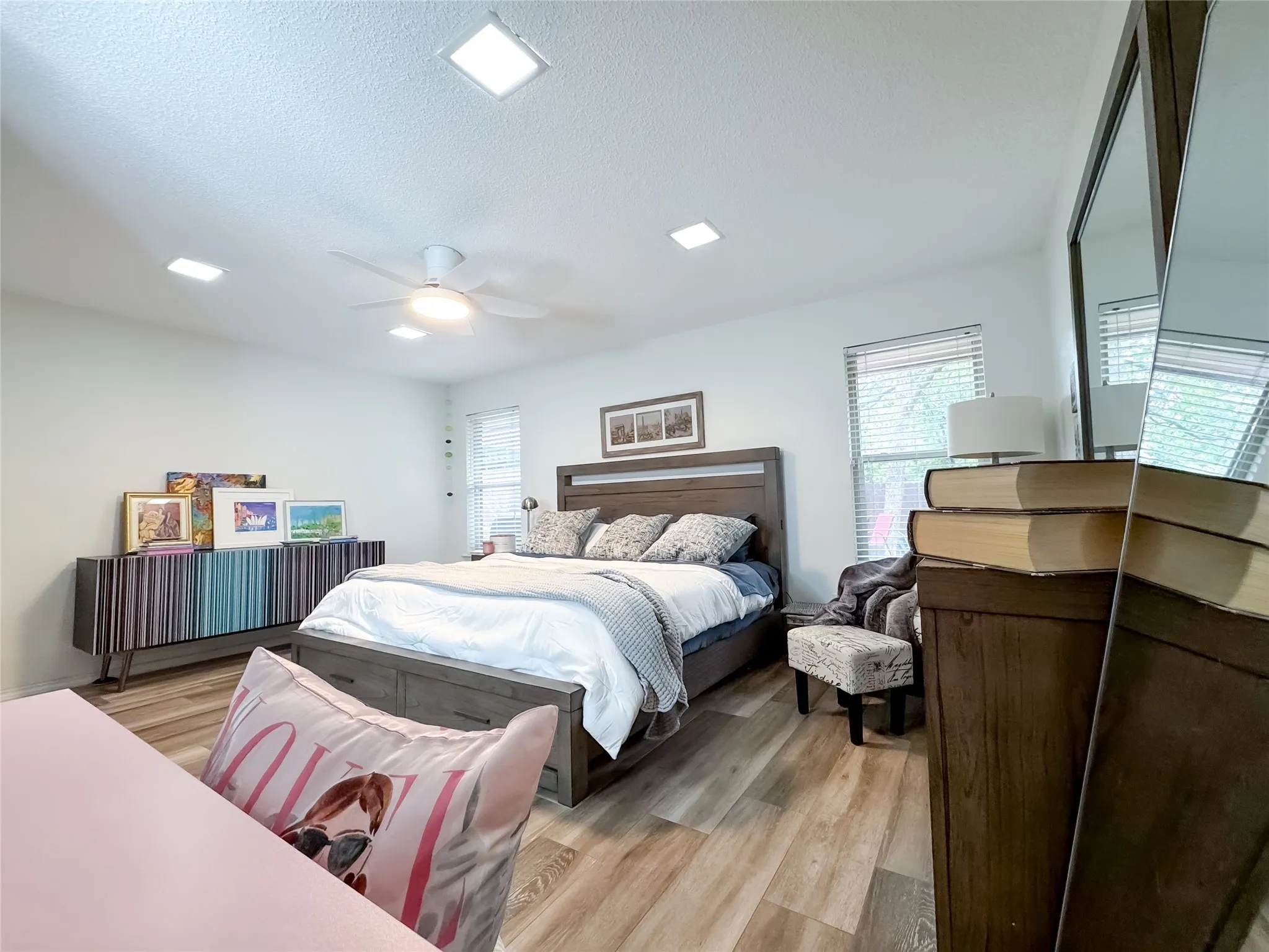 Single Family Residence For Sale in Tarrant County , 4805 Bonneville Drive, Arlington, Texas 76016, 3 Bedroom, 2 Bathroom, 2 Garage spaces, 1,853 Sqft, built in 1975, mls#21391522, Real Estate Agent in Arlington, Homes For Sale in Tarrant county, Homes For Sale in Arlington, Realtor in Arlington Texas, Real Estate Brokerage Independent Realty Texas, Luminita Cordes Realtor