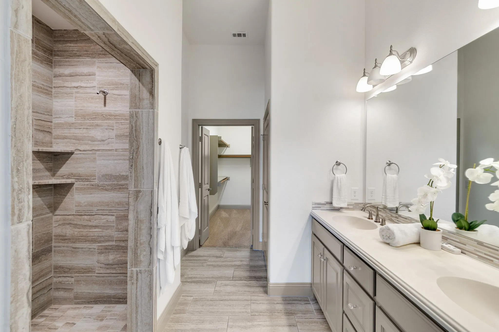 Primary Ensuite Bath