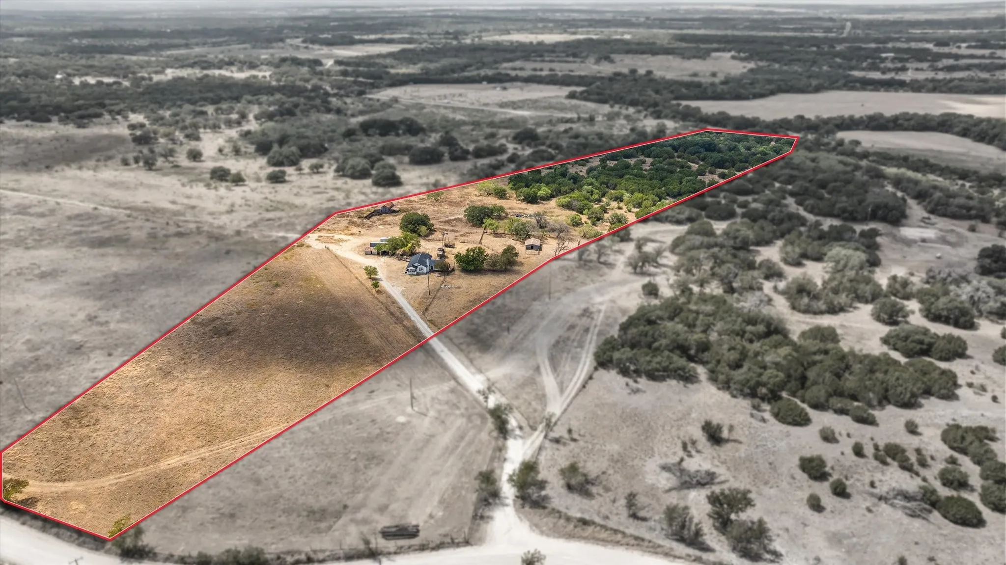 Single Family Residence For Sale in Hamilton County , 234 County Road 127, Carlton, Texas 76436, 3 Bedroom, 2 Bathroom, 1 Garage spaces, 1,468 Sqft, built in 1900, mls#21391532, Real Estate Agent in Carlton, Homes For Sale in Hamilton county, Homes For Sale in Carlton, Realtor in Carlton Texas, Real Estate Brokerage Independent Realty Texas, Luminita Cordes Realtor