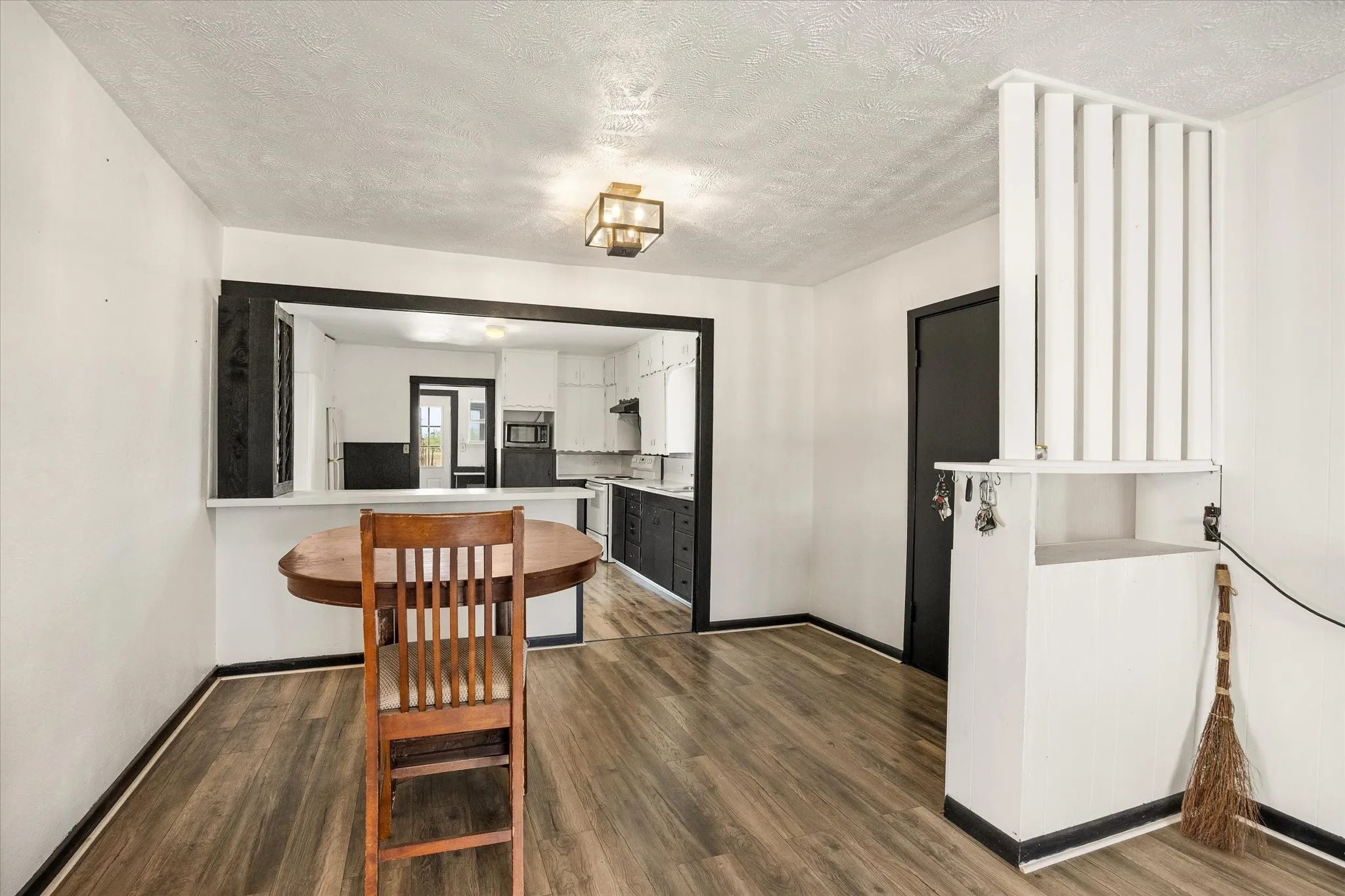 Single Family Residence For Sale in Hamilton County , 234 County Road 127, Carlton, Texas 76436, 3 Bedroom, 2 Bathroom, 1 Garage spaces, 1,468 Sqft, built in 1900, mls#21391532, Real Estate Agent in Carlton, Homes For Sale in Hamilton county, Homes For Sale in Carlton, Realtor in Carlton Texas, Real Estate Brokerage Independent Realty Texas, Luminita Cordes Realtor
