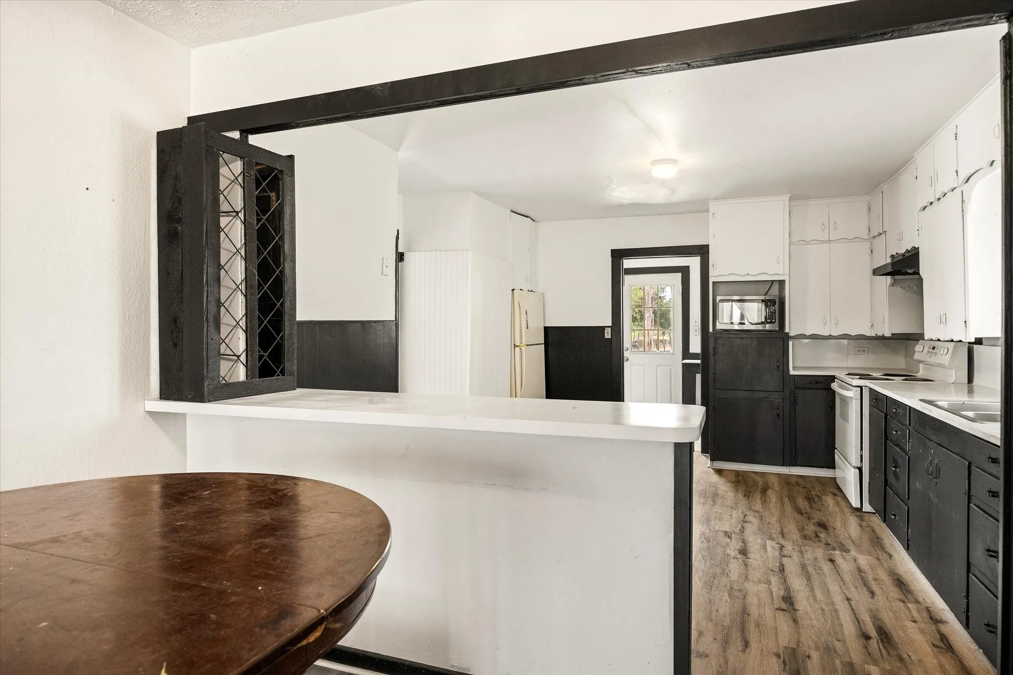 Single Family Residence For Sale in Hamilton County , 234 County Road 127, Carlton, Texas 76436, 3 Bedroom, 2 Bathroom, 1 Garage spaces, 1,468 Sqft, built in 1900, mls#21391532, Real Estate Agent in Carlton, Homes For Sale in Hamilton county, Homes For Sale in Carlton, Realtor in Carlton Texas, Real Estate Brokerage Independent Realty Texas, Luminita Cordes Realtor