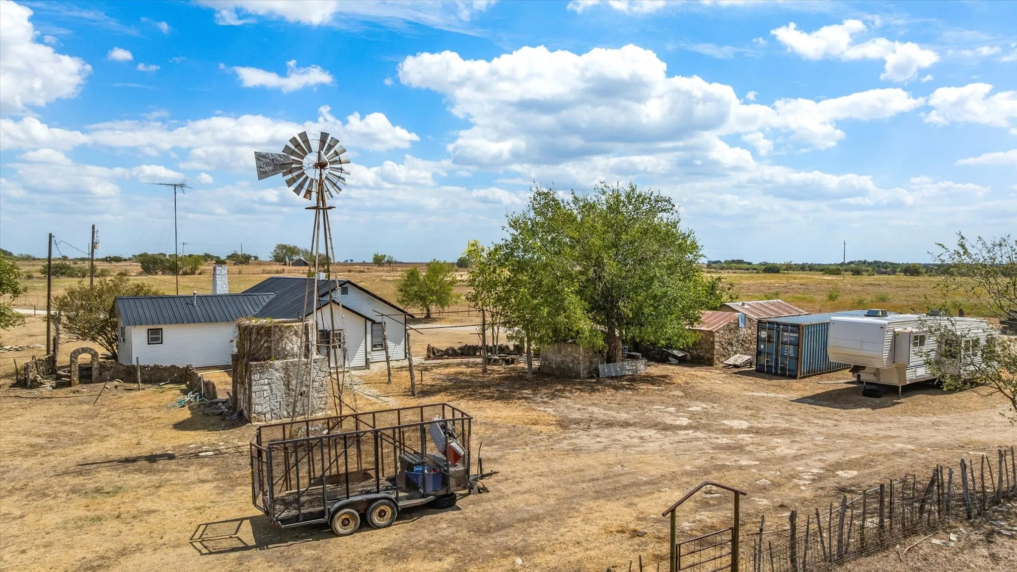 Single Family Residence For Sale in Hamilton County , 234 County Road 127, Carlton, Texas 76436, 3 Bedroom, 2 Bathroom, 1 Garage spaces, 1,468 Sqft, built in 1900, mls#21391532, Real Estate Agent in Carlton, Homes For Sale in Hamilton county, Homes For Sale in Carlton, Realtor in Carlton Texas, Real Estate Brokerage Independent Realty Texas, Luminita Cordes Realtor