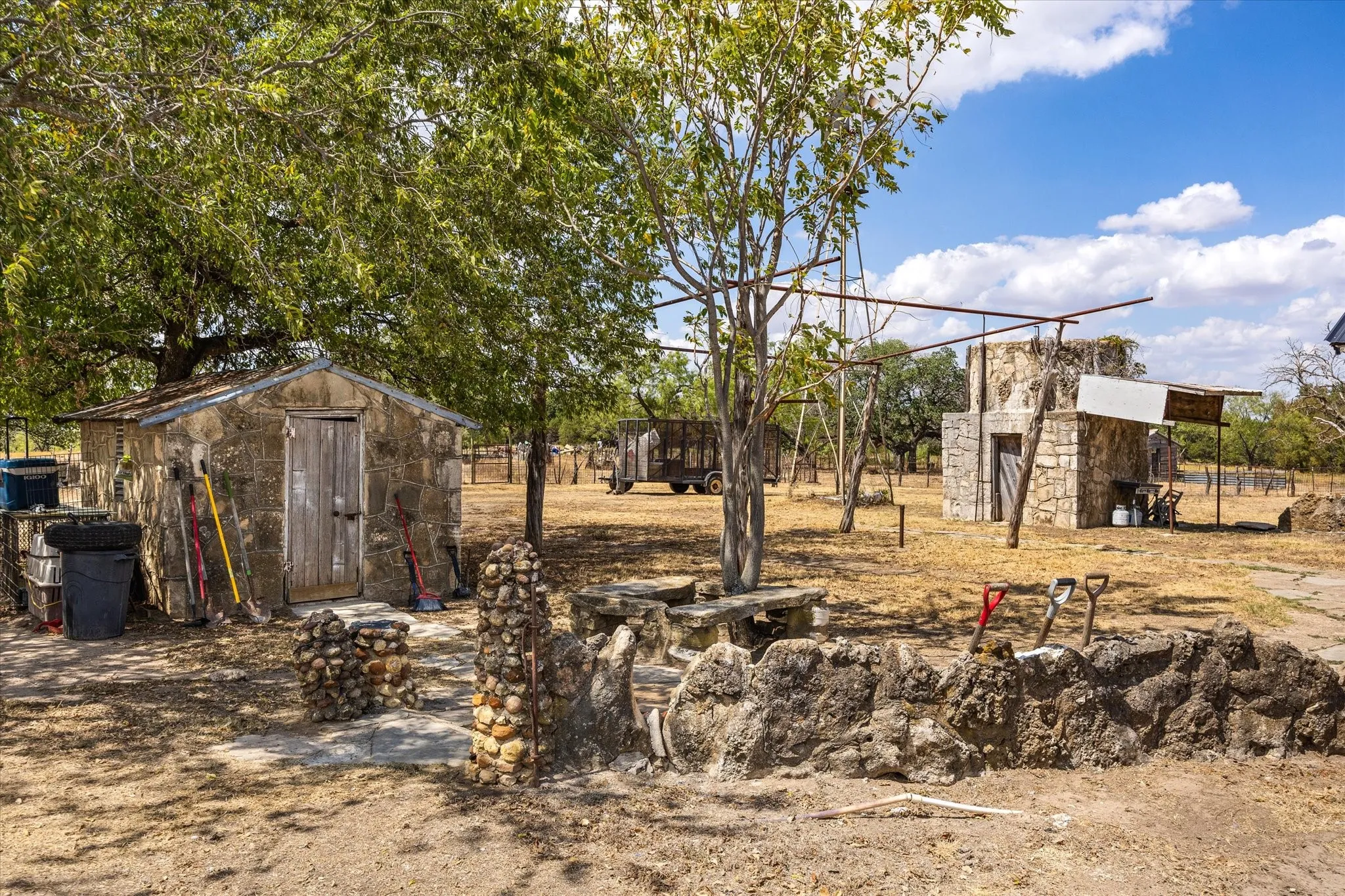 Single Family Residence For Sale in Hamilton County , 234 County Road 127, Carlton, Texas 76436, 3 Bedroom, 2 Bathroom, 1 Garage spaces, 1,468 Sqft, built in 1900, mls#21391532, Real Estate Agent in Carlton, Homes For Sale in Hamilton county, Homes For Sale in Carlton, Realtor in Carlton Texas, Real Estate Brokerage Independent Realty Texas, Luminita Cordes Realtor