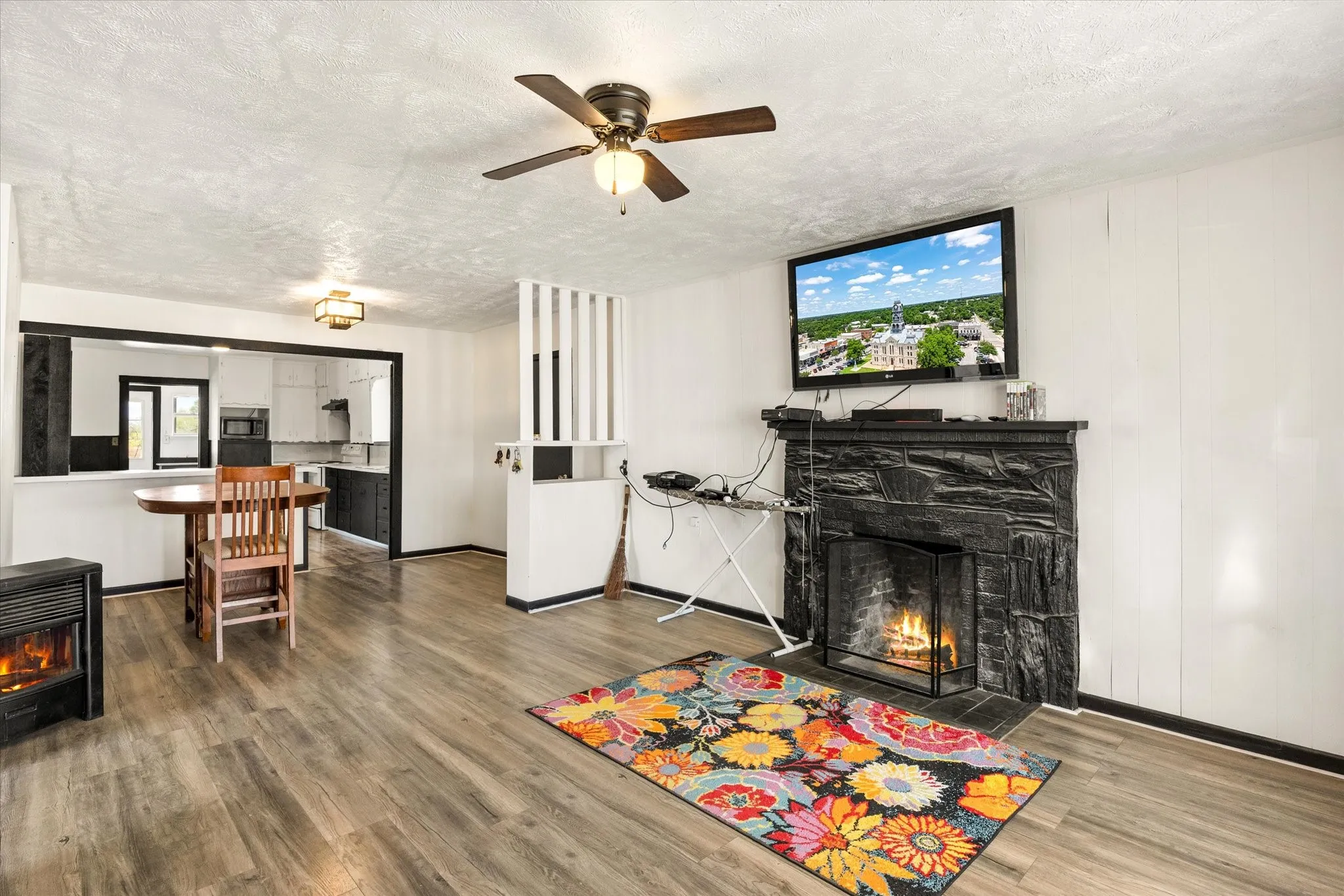 Single Family Residence For Sale in Hamilton County , 234 County Road 127, Carlton, Texas 76436, 3 Bedroom, 2 Bathroom, 1 Garage spaces, 1,468 Sqft, built in 1900, mls#21391532, Real Estate Agent in Carlton, Homes For Sale in Hamilton county, Homes For Sale in Carlton, Realtor in Carlton Texas, Real Estate Brokerage Independent Realty Texas, Luminita Cordes Realtor