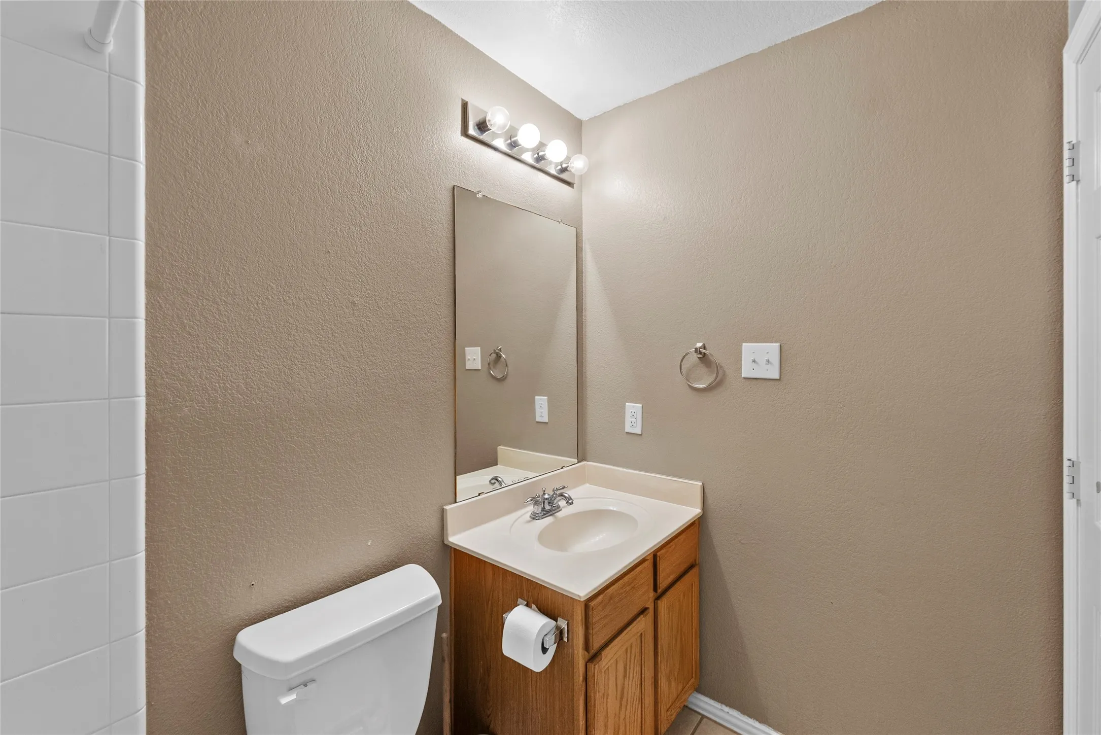 Single Family Residence For Sale in Denton County , 10329 Nantucket Drive, Providence Village, Texas 76227, 3 Bedroom, 3 Bathroom, 2 Garage spaces, 1,937 Sqft, built in 2003, mls#21391537, Real Estate Agent in Providence Village, Homes For Sale in Denton county, Homes For Sale in Providence Village, Realtor in Providence Village Texas, Real Estate Brokerage Independent Realty Texas, Luminita Cordes Realtor