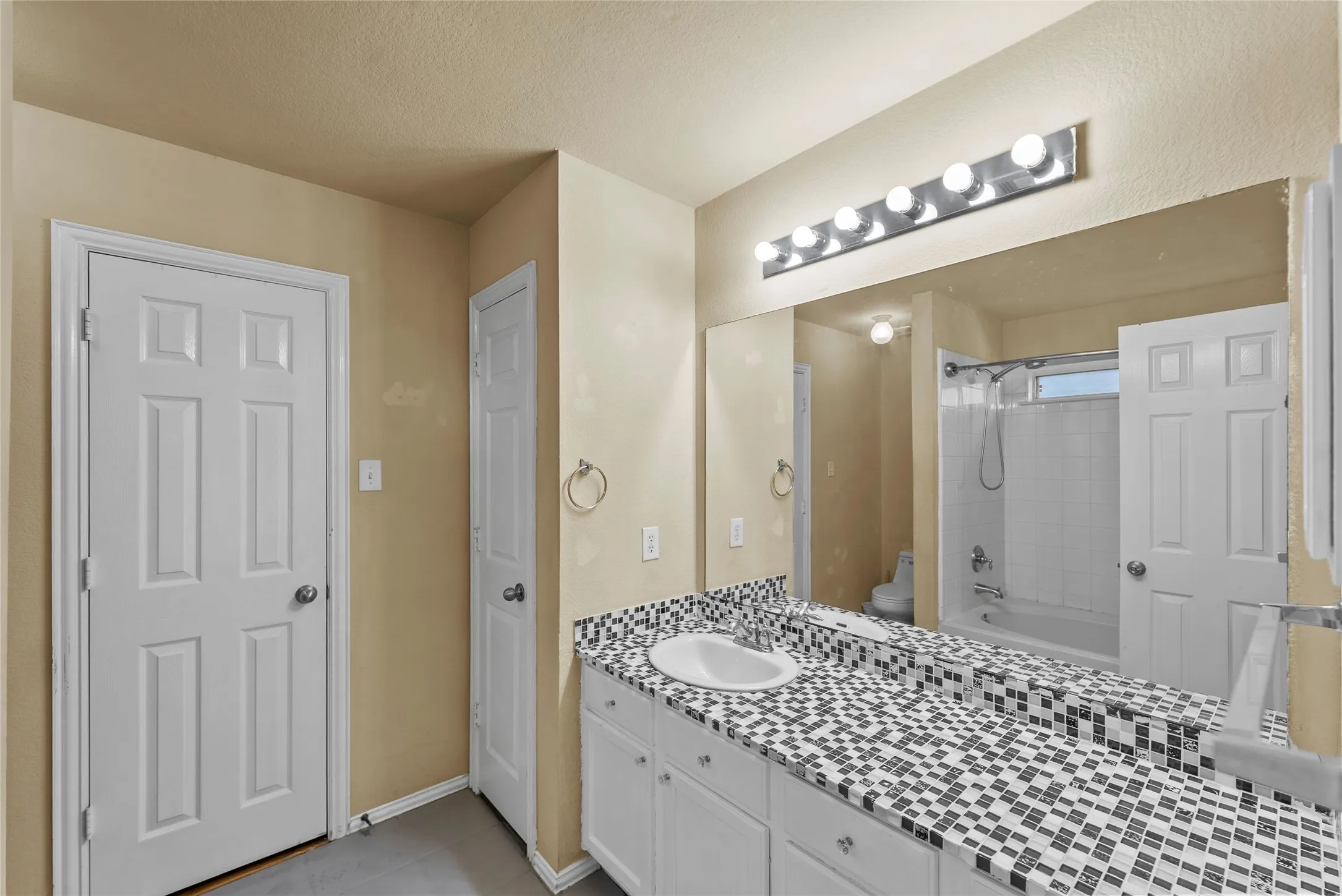 Single Family Residence For Sale in Denton County , 10329 Nantucket Drive, Providence Village, Texas 76227, 3 Bedroom, 3 Bathroom, 2 Garage spaces, 1,937 Sqft, built in 2003, mls#21391537, Real Estate Agent in Providence Village, Homes For Sale in Denton county, Homes For Sale in Providence Village, Realtor in Providence Village Texas, Real Estate Brokerage Independent Realty Texas, Luminita Cordes Realtor