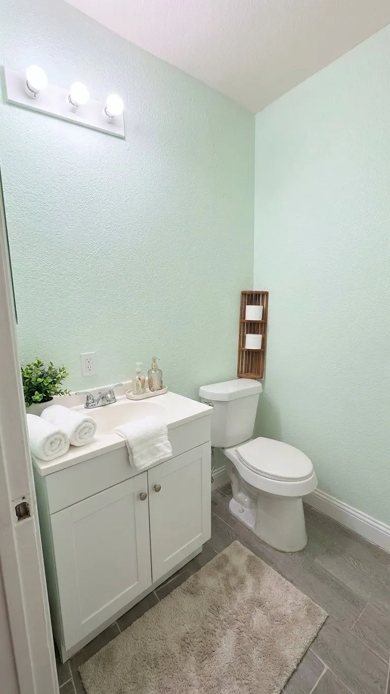 Single Family Residence For Sale in Ellis County , 206 E Canton Street, Palmer, Texas 75152, 3 Bedroom, 2 Bathroom, Garage spaces, 1,189 Sqft, built in 1940, mls#21391538, Real Estate Agent in Palmer, Homes For Sale in Ellis county, Homes For Sale in Palmer, Realtor in Palmer Texas, Real Estate Brokerage Independent Realty Texas, Luminita Cordes Realtor