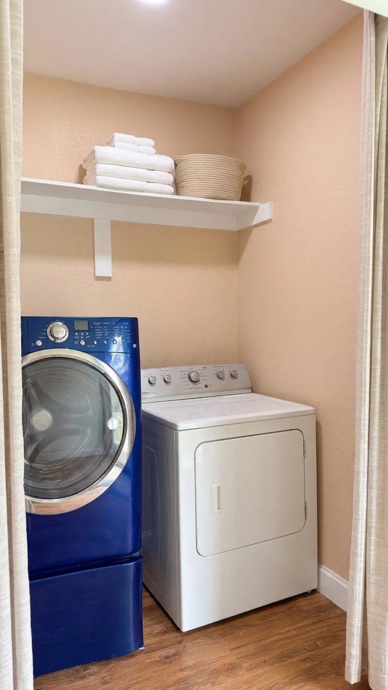 Single Family Residence For Sale in Ellis County , 206 E Canton Street, Palmer, Texas 75152, 3 Bedroom, 2 Bathroom, Garage spaces, 1,189 Sqft, built in 1940, mls#21391538, Real Estate Agent in Palmer, Homes For Sale in Ellis county, Homes For Sale in Palmer, Realtor in Palmer Texas, Real Estate Brokerage Independent Realty Texas, Luminita Cordes Realtor