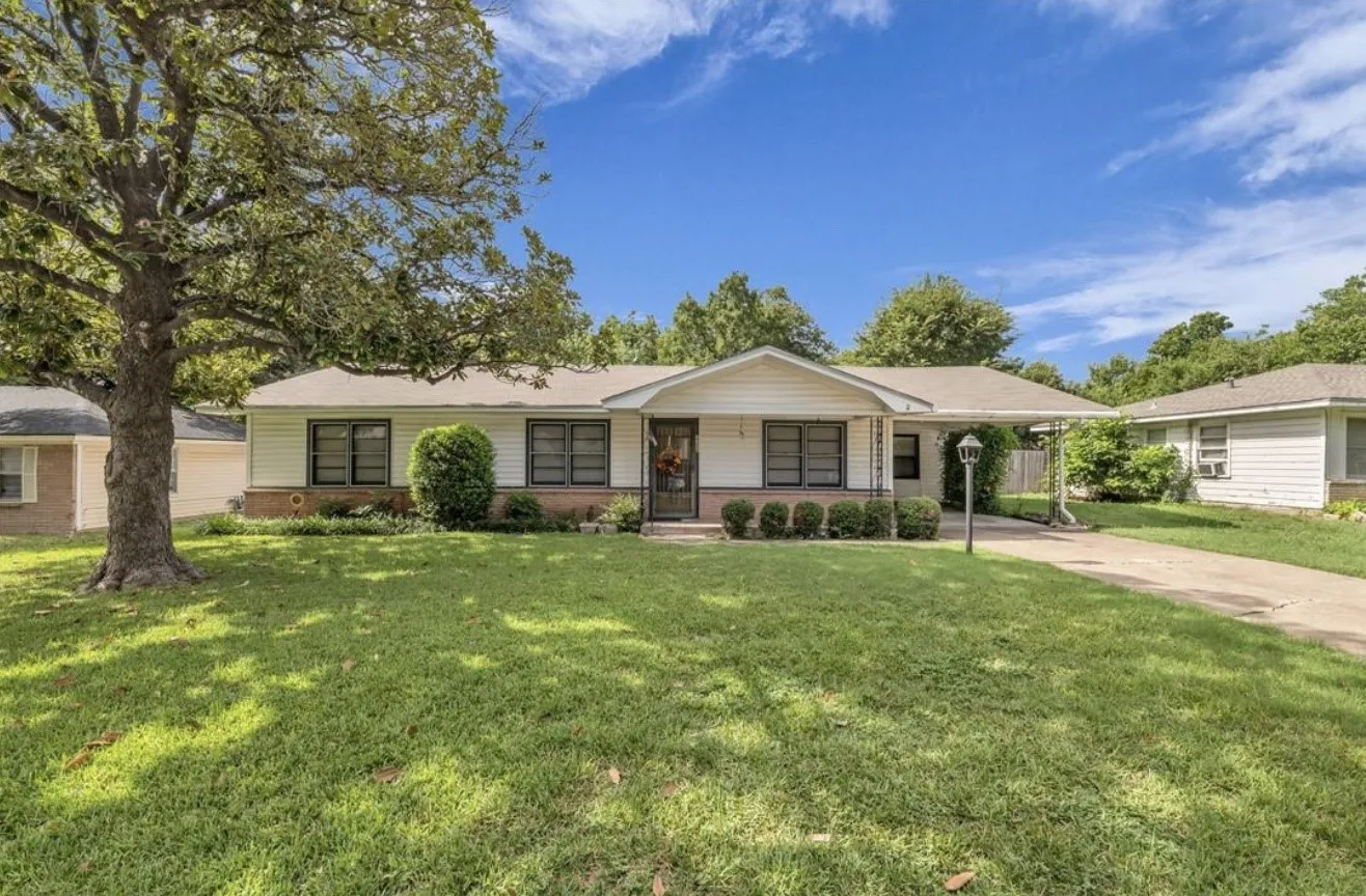 Single Family Residence For Sale