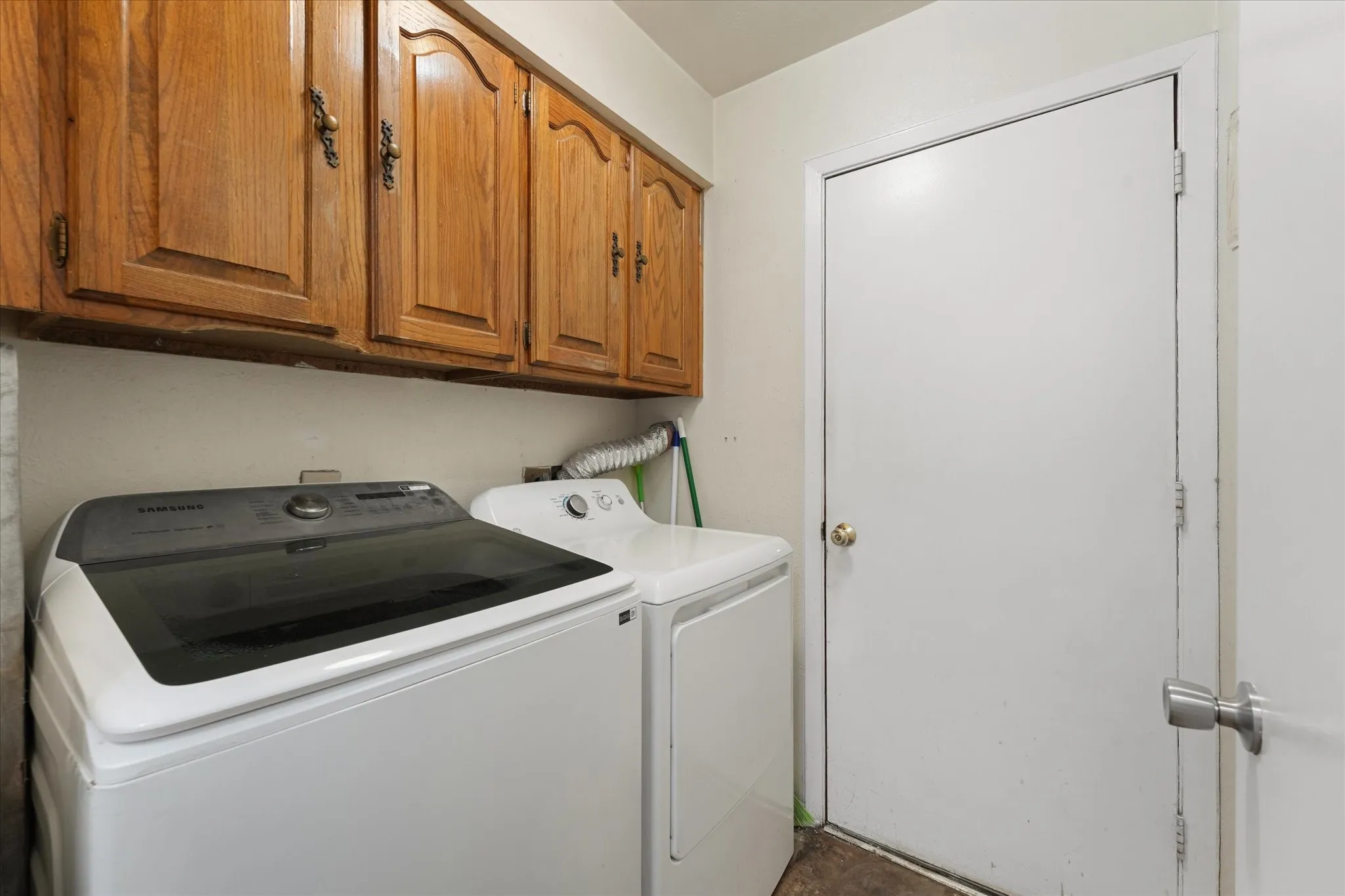 Single Family Residence For Sale in Denton County , 5409 Buckner Court, Flower Mound, Texas 75028, 3 Bedroom, 2 Bathroom, 2 Garage spaces, 1,836 Sqft, built in 1979, mls#21391536, Real Estate Agent in Flower Mound, Homes For Sale in Denton county, Homes For Sale in Flower Mound, Realtor in Flower Mound Texas, Real Estate Brokerage Independent Realty Texas, Luminita Cordes Realtor