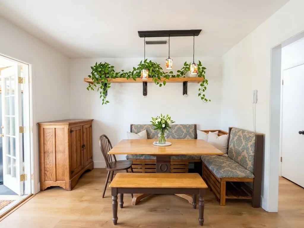 Nook Virtually staged to show potential