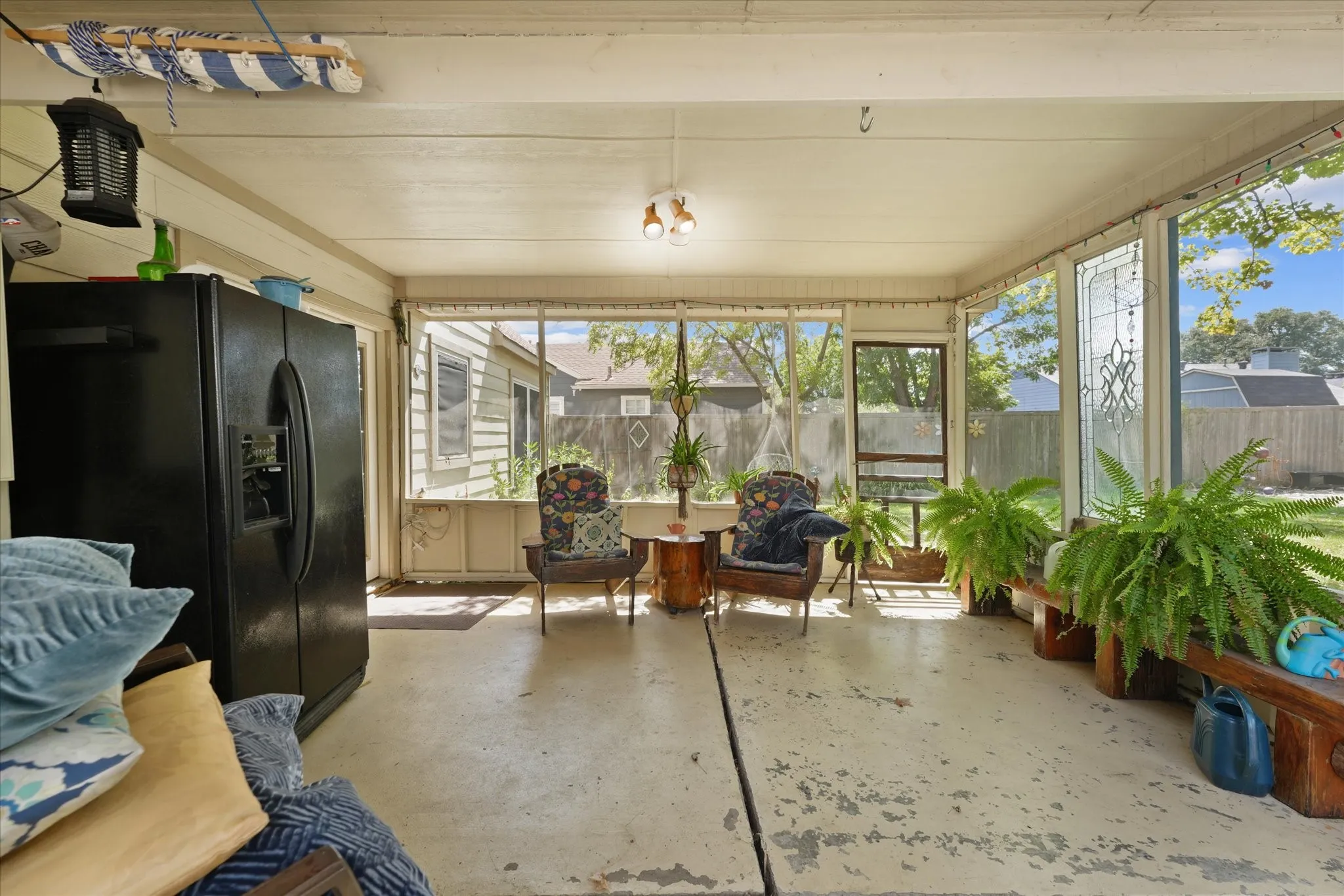 Screened in porch