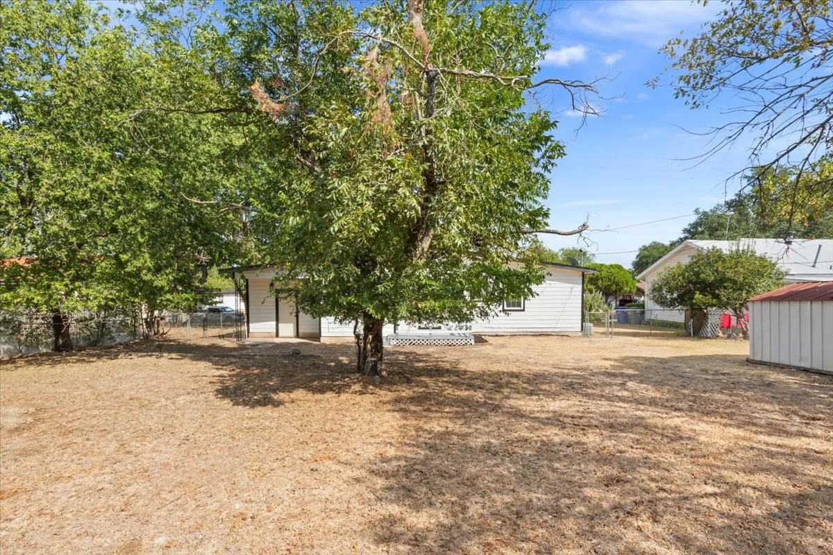 Single Family Residence For Sale in Coryell County , 2311 Terrace Drive, Copperas Cove, Texas 76522, 3 Bedroom, 2 Bathroom, Garage spaces, 1,269 Sqft, built in 1963, mls#21391535, Real Estate Agent in Copperas Cove, Homes For Sale in Coryell county, Homes For Sale in Copperas Cove, Realtor in Copperas Cove Texas, Real Estate Brokerage Independent Realty Texas, Luminita Cordes Realtor