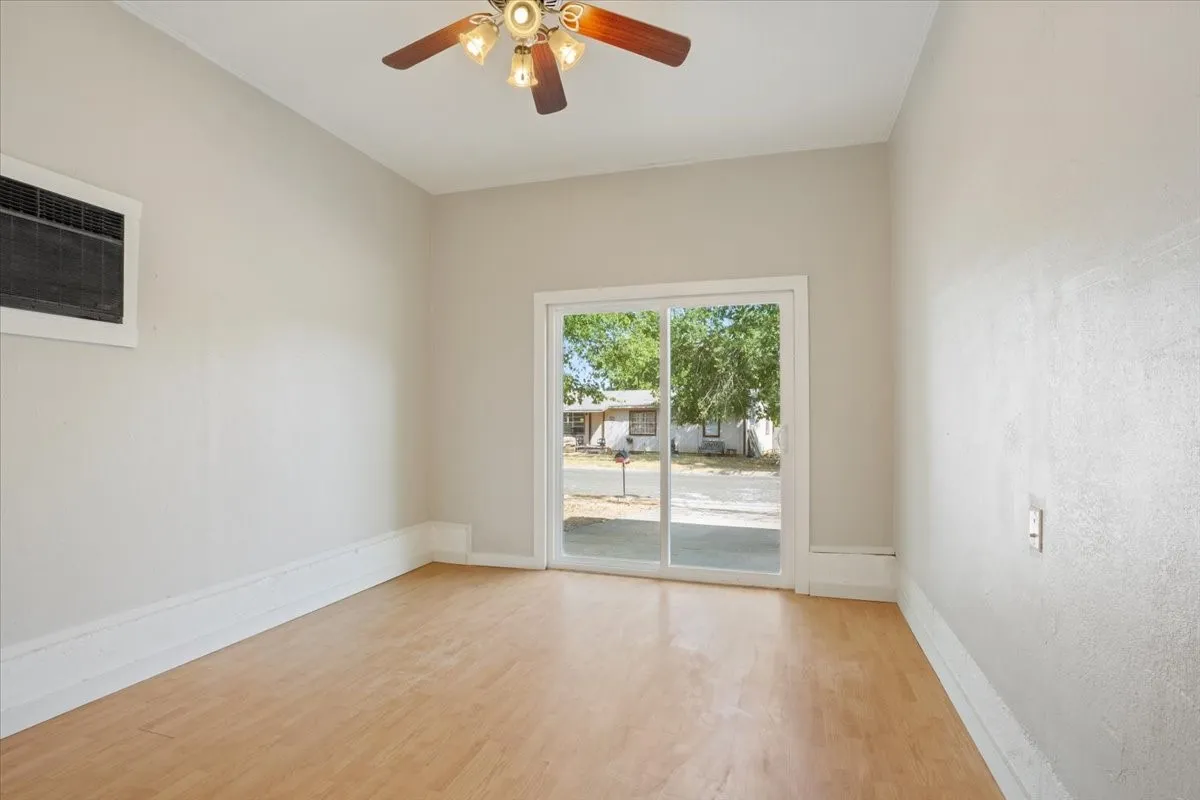 Single Family Residence For Sale in Coryell County , 2311 Terrace Drive, Copperas Cove, Texas 76522, 3 Bedroom, 2 Bathroom, Garage spaces, 1,269 Sqft, built in 1963, mls#21391535, Real Estate Agent in Copperas Cove, Homes For Sale in Coryell county, Homes For Sale in Copperas Cove, Realtor in Copperas Cove Texas, Real Estate Brokerage Independent Realty Texas, Luminita Cordes Realtor