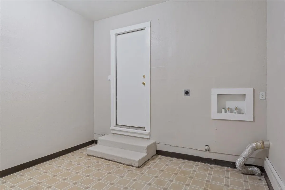 Single Family Residence For Sale in Coryell County , 2311 Terrace Drive, Copperas Cove, Texas 76522, 3 Bedroom, 2 Bathroom, Garage spaces, 1,269 Sqft, built in 1963, mls#21391535, Real Estate Agent in Copperas Cove, Homes For Sale in Coryell county, Homes For Sale in Copperas Cove, Realtor in Copperas Cove Texas, Real Estate Brokerage Independent Realty Texas, Luminita Cordes Realtor