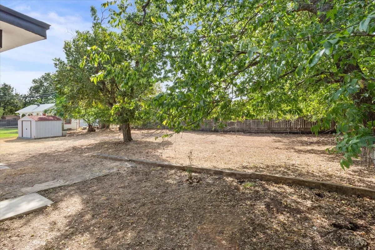 Single Family Residence For Sale in Coryell County , 2311 Terrace Drive, Copperas Cove, Texas 76522, 3 Bedroom, 2 Bathroom, Garage spaces, 1,269 Sqft, built in 1963, mls#21391535, Real Estate Agent in Copperas Cove, Homes For Sale in Coryell county, Homes For Sale in Copperas Cove, Realtor in Copperas Cove Texas, Real Estate Brokerage Independent Realty Texas, Luminita Cordes Realtor