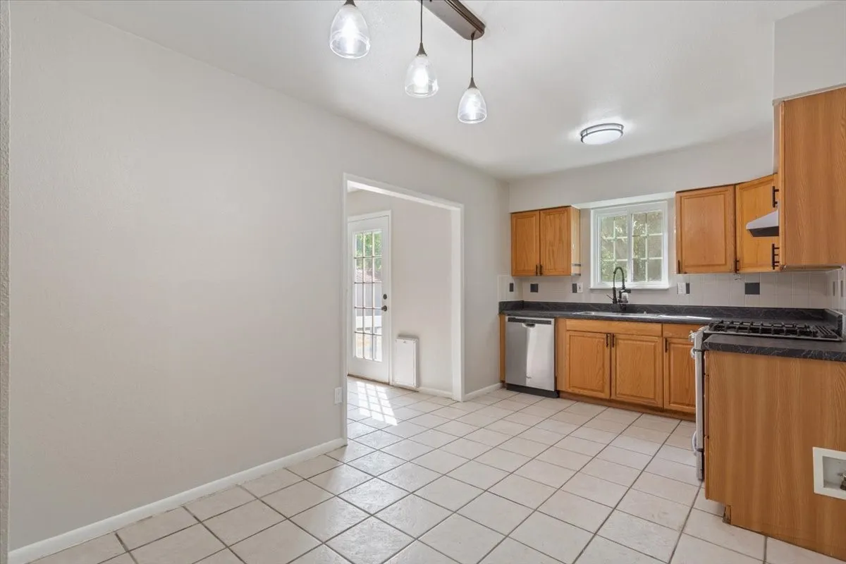 Single Family Residence For Sale in Coryell County , 2311 Terrace Drive, Copperas Cove, Texas 76522, 3 Bedroom, 2 Bathroom, Garage spaces, 1,269 Sqft, built in 1963, mls#21391535, Real Estate Agent in Copperas Cove, Homes For Sale in Coryell county, Homes For Sale in Copperas Cove, Realtor in Copperas Cove Texas, Real Estate Brokerage Independent Realty Texas, Luminita Cordes Realtor