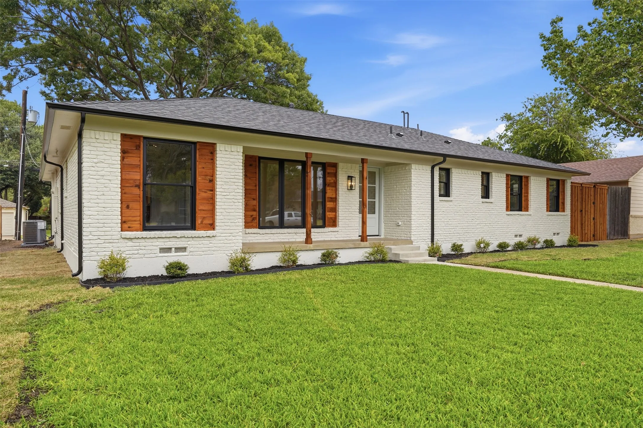 Single Family Residence For Sale in Dallas County , 604 Twilight Trail, Richardson, Texas 75080, 4 Bedroom, 3 Bathroom, Garage spaces, 2,077 Sqft, built in 1960, mls#21391543, Real Estate Agent in Richardson, Homes For Sale in Dallas county, Homes For Sale in Richardson, Realtor in Richardson Texas, Real Estate Brokerage Independent Realty Texas, Luminita Cordes Realtor