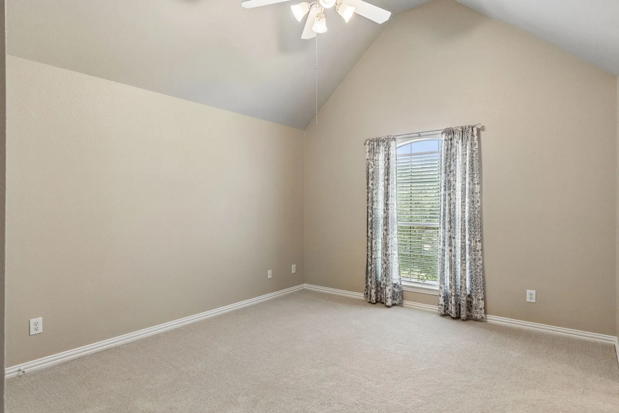Upstairs Guest Bedroom 2