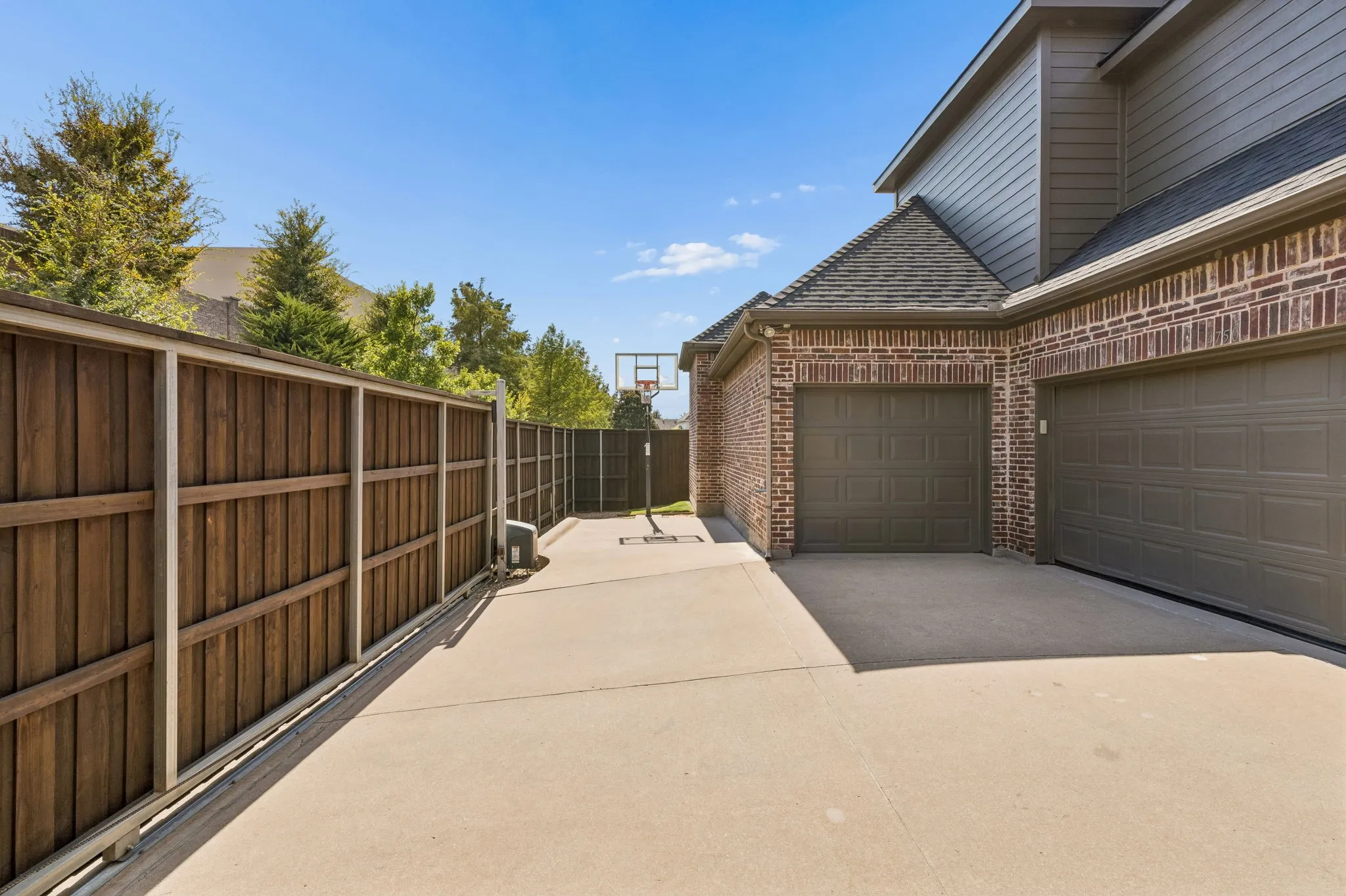 3 Car Garage