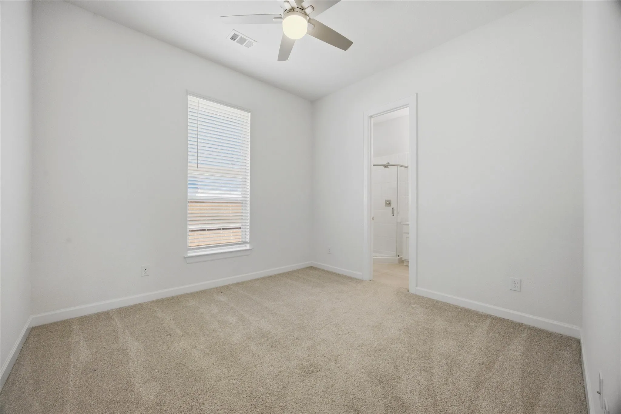 Single Family Residence For Rent in Rockwall County , 1815 Navarre Way, Mclendon Chisholm, Texas 75032, 4 Bedroom, 5 Bathroom, 2 Garage spaces, 2,859 Sqft, built in 2022, mls#21391546, Real Estate Agent in Mclendon Chisholm, Homes For Rent in Rockwall county, Homes For Rent in Mclendon Chisholm, Realtor in Mclendon Chisholm Texas, Real Estate Brokerage Independent Realty Texas, Luminita Cordes Realtor