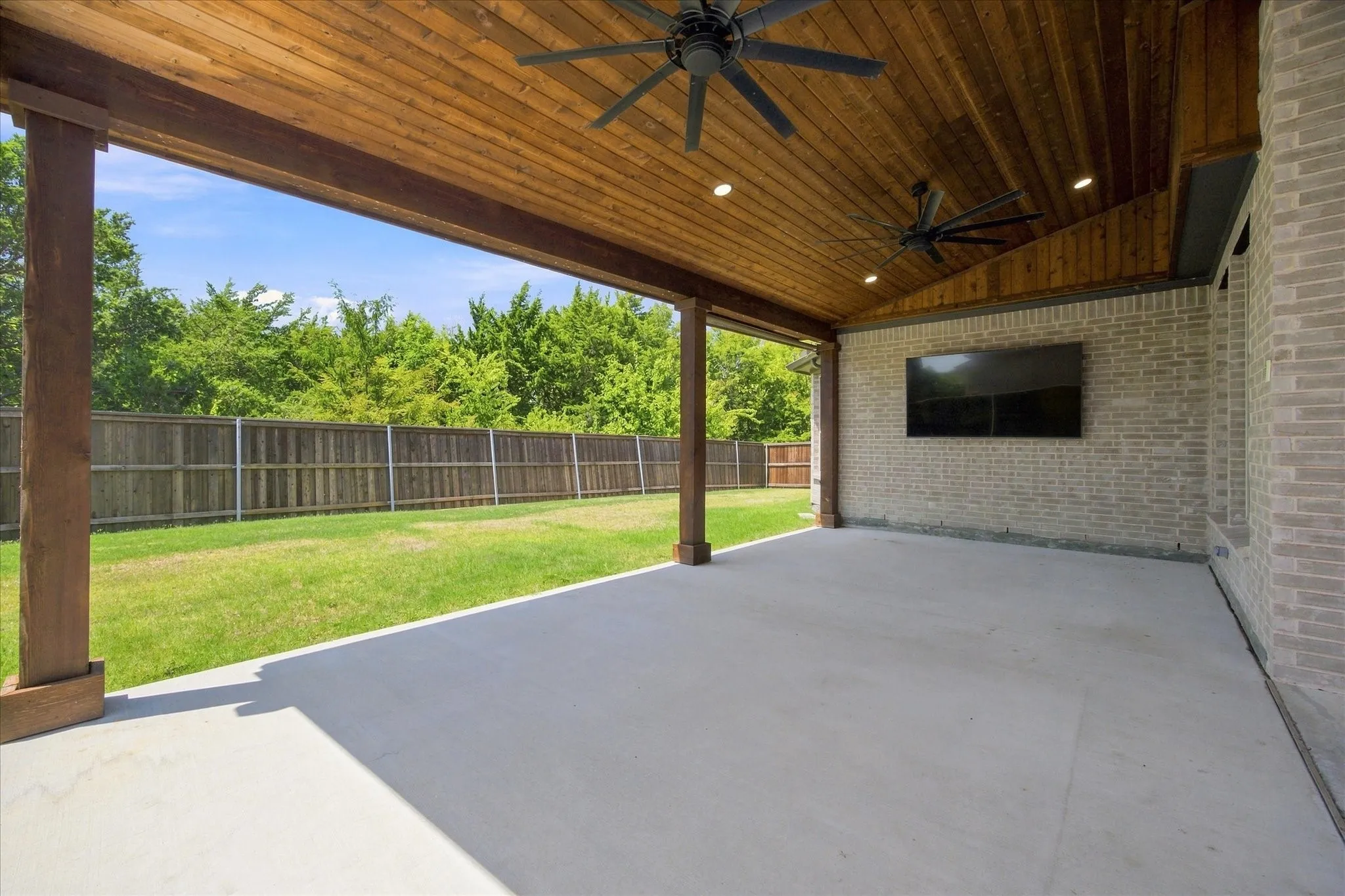 Single Family Residence For Rent in Rockwall County , 1815 Navarre Way, Mclendon Chisholm, Texas 75032, 4 Bedroom, 5 Bathroom, 2 Garage spaces, 2,859 Sqft, built in 2022, mls#21391546, Real Estate Agent in Mclendon Chisholm, Homes For Rent in Rockwall county, Homes For Rent in Mclendon Chisholm, Realtor in Mclendon Chisholm Texas, Real Estate Brokerage Independent Realty Texas, Luminita Cordes Realtor