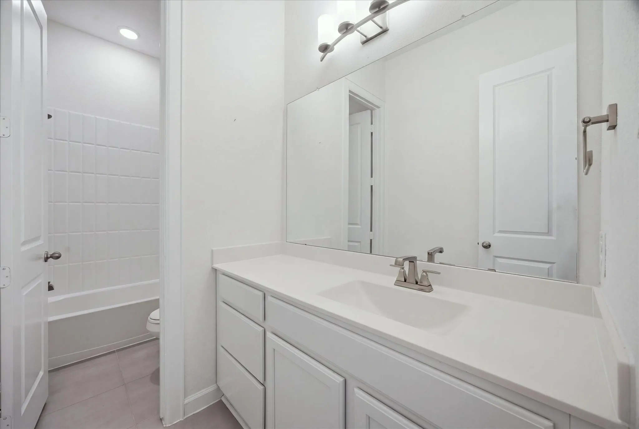 Single Family Residence For Rent in Rockwall County , 1815 Navarre Way, Mclendon Chisholm, Texas 75032, 4 Bedroom, 5 Bathroom, 2 Garage spaces, 2,859 Sqft, built in 2022, mls#21391546, Real Estate Agent in Mclendon Chisholm, Homes For Rent in Rockwall county, Homes For Rent in Mclendon Chisholm, Realtor in Mclendon Chisholm Texas, Real Estate Brokerage Independent Realty Texas, Luminita Cordes Realtor