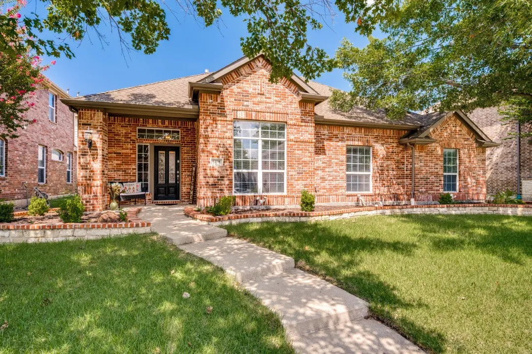 Single Family Residence For Sale in Collin County , 6408 Sapphire Drive, Mc Kinney, Texas 75070, 4 Bedroom, 3 Bathroom, 2 Garage spaces, 2,483 Sqft, built in 2004, mls#21391130, Real Estate Agent in Mc Kinney, Homes For Sale in Collin county, Homes For Sale in Mc Kinney, Realtor in Mc Kinney Texas, Real Estate Brokerage Independent Realty Texas, Luminita Cordes Realtor