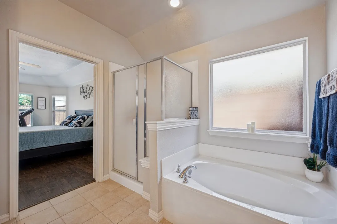 Single Family Residence For Sale in Collin County , 6408 Sapphire Drive, Mc Kinney, Texas 75070, 4 Bedroom, 3 Bathroom, 2 Garage spaces, 2,483 Sqft, built in 2004, mls#21391130, Real Estate Agent in Mc Kinney, Homes For Sale in Collin county, Homes For Sale in Mc Kinney, Realtor in Mc Kinney Texas, Real Estate Brokerage Independent Realty Texas, Luminita Cordes Realtor