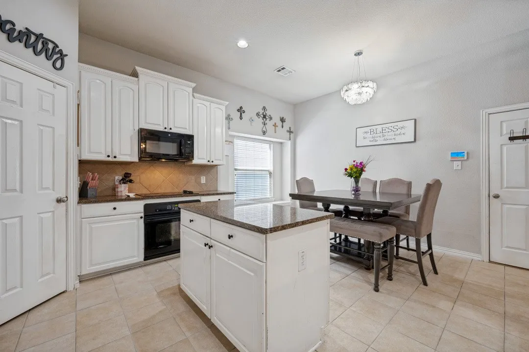 Single Family Residence For Sale in Collin County , 6408 Sapphire Drive, Mc Kinney, Texas 75070, 4 Bedroom, 3 Bathroom, 2 Garage spaces, 2,483 Sqft, built in 2004, mls#21391130, Real Estate Agent in Mc Kinney, Homes For Sale in Collin county, Homes For Sale in Mc Kinney, Realtor in Mc Kinney Texas, Real Estate Brokerage Independent Realty Texas, Luminita Cordes Realtor