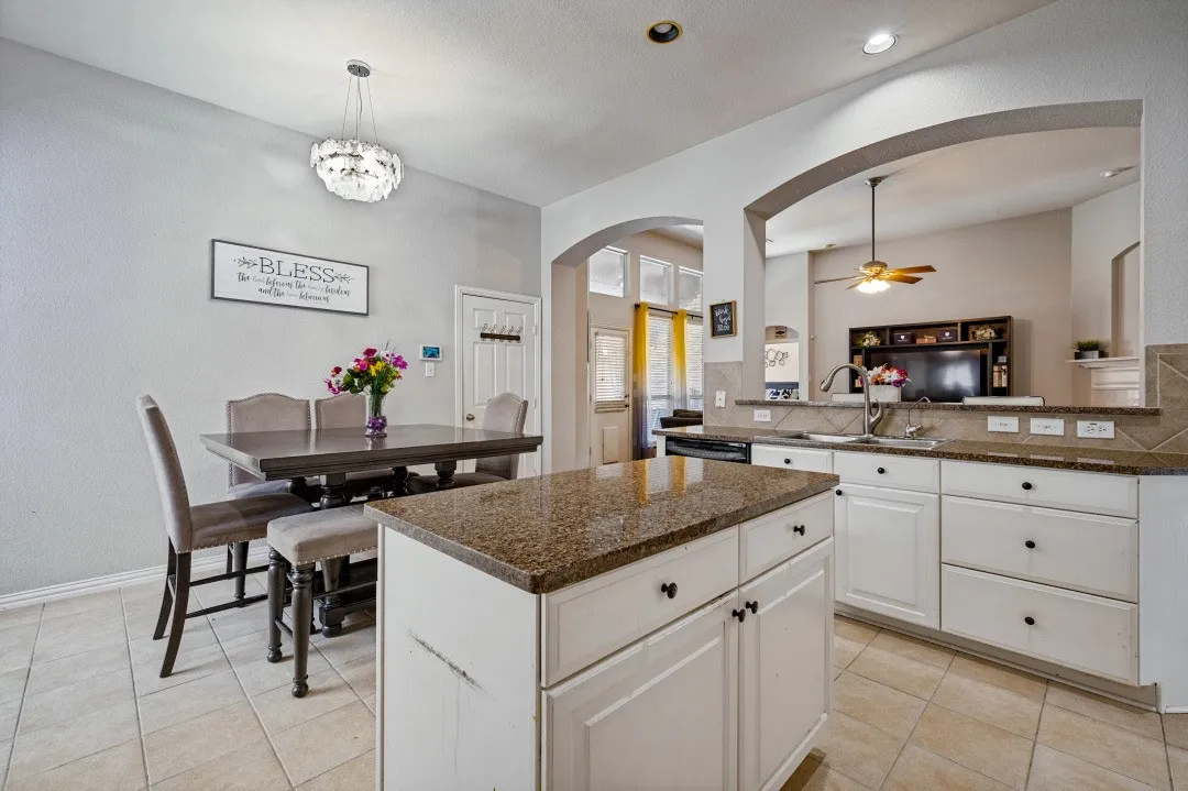 Single Family Residence For Sale in Collin County , 6408 Sapphire Drive, Mc Kinney, Texas 75070, 4 Bedroom, 3 Bathroom, 2 Garage spaces, 2,483 Sqft, built in 2004, mls#21391130, Real Estate Agent in Mc Kinney, Homes For Sale in Collin county, Homes For Sale in Mc Kinney, Realtor in Mc Kinney Texas, Real Estate Brokerage Independent Realty Texas, Luminita Cordes Realtor