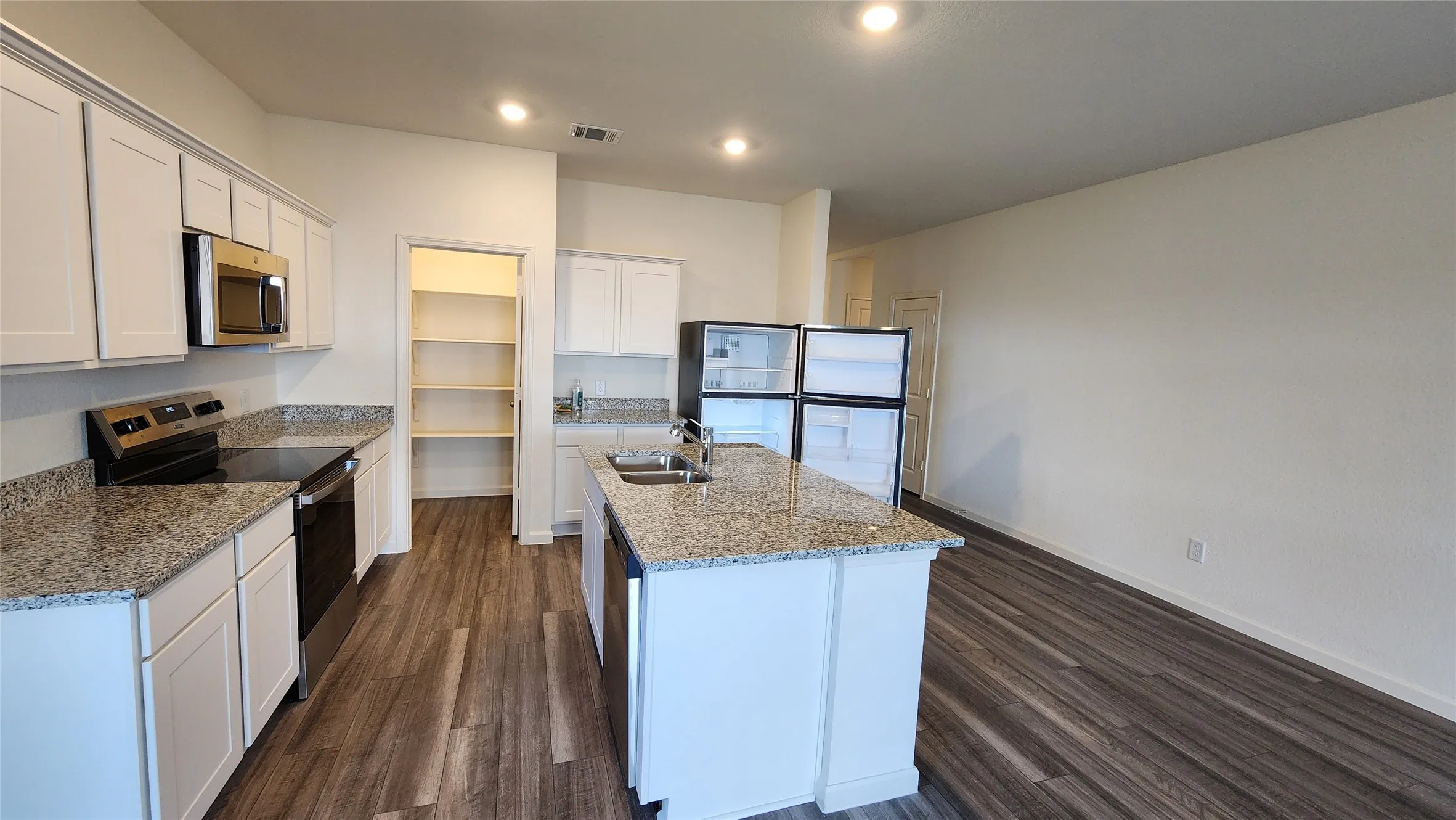 Single Family Residence For Rent in Kaufman County , 1214 HERRING Drive, Forney, Texas 75126, 5 Bedroom, 3 Bathroom, 2 Garage spaces, 2,223 Sqft, built in 2026, mls#21391539, Real Estate Agent in Forney, Homes For Rent in Kaufman county, Homes For Rent in Forney, Realtor in Forney Texas, Real Estate Brokerage Independent Realty Texas, Luminita Cordes Realtor