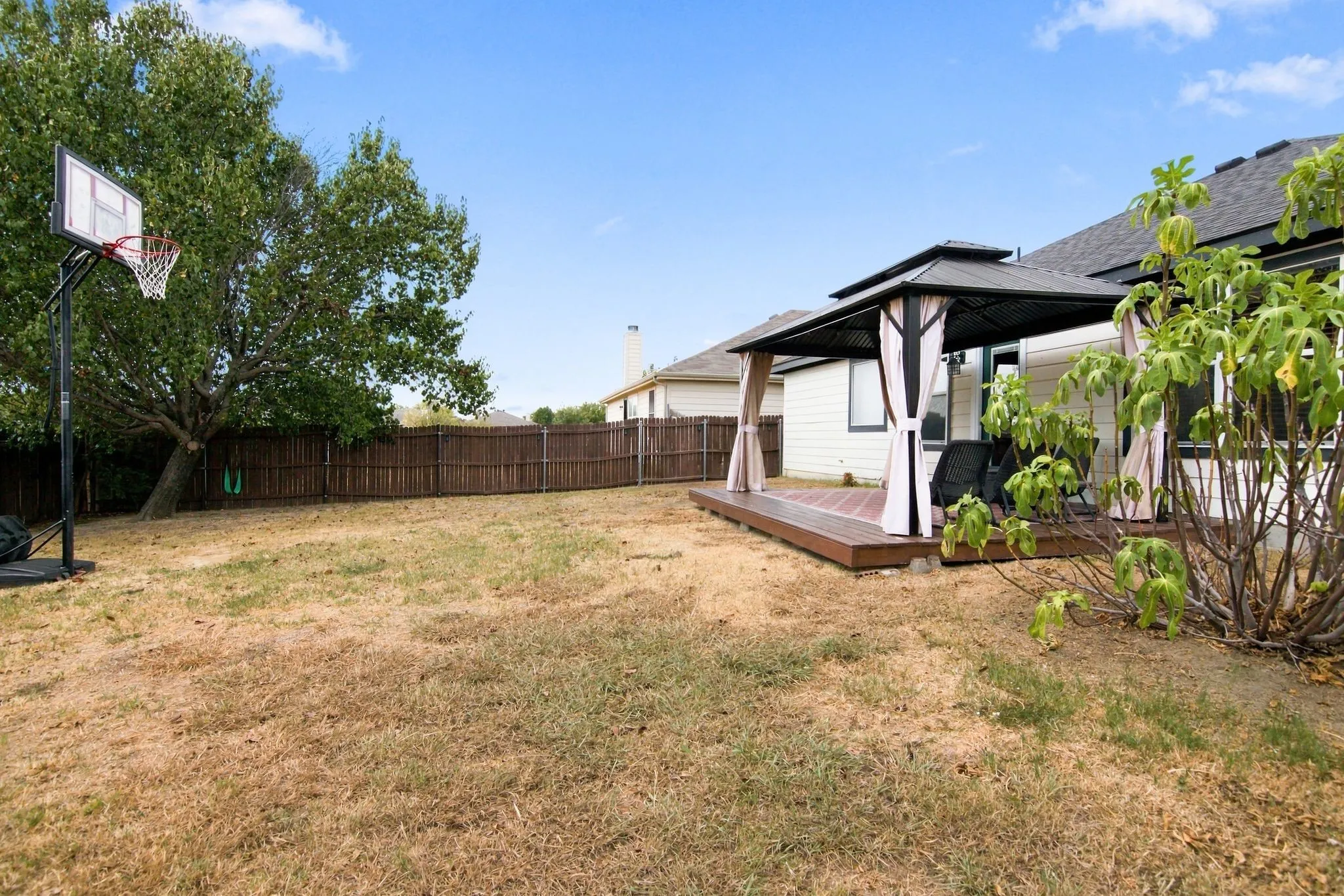 Single Family Residence For Sale in Johnson County , 849 Canyon Cove Drive, Burleson, Texas 76028, 4 Bedroom, 2 Bathroom, Garage spaces, 1,627 Sqft, built in 2001, mls#21391331, Real Estate Agent in Burleson, Homes For Sale in Johnson county, Homes For Sale in Burleson, Realtor in Burleson Texas, Real Estate Brokerage Independent Realty Texas, Luminita Cordes Realtor
