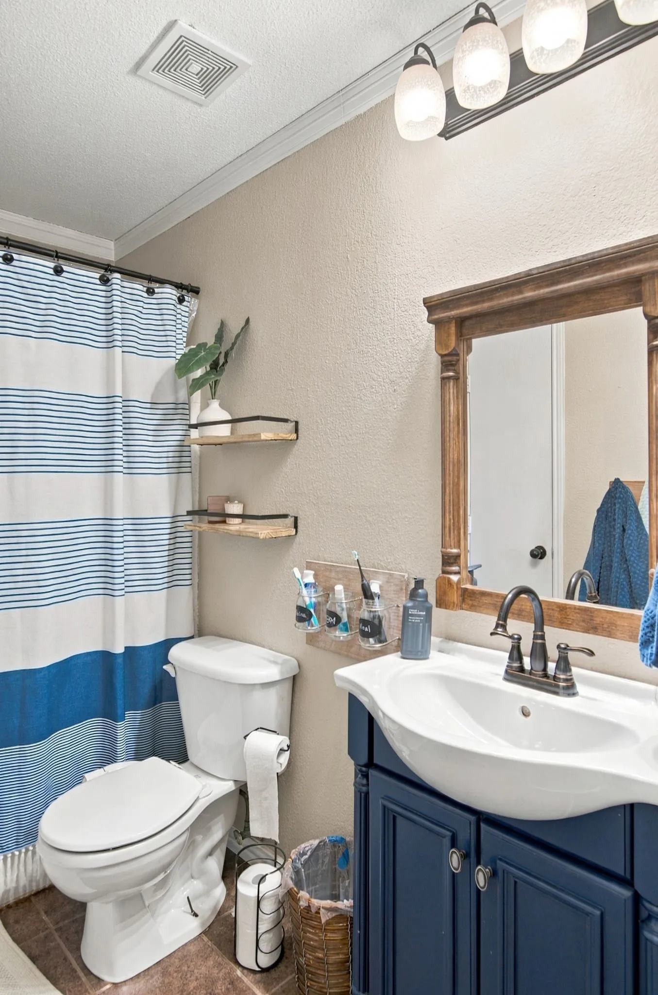 Single Family Residence For Sale in Johnson County , 849 Canyon Cove Drive, Burleson, Texas 76028, 4 Bedroom, 2 Bathroom, Garage spaces, 1,627 Sqft, built in 2001, mls#21391331, Real Estate Agent in Burleson, Homes For Sale in Johnson county, Homes For Sale in Burleson, Realtor in Burleson Texas, Real Estate Brokerage Independent Realty Texas, Luminita Cordes Realtor