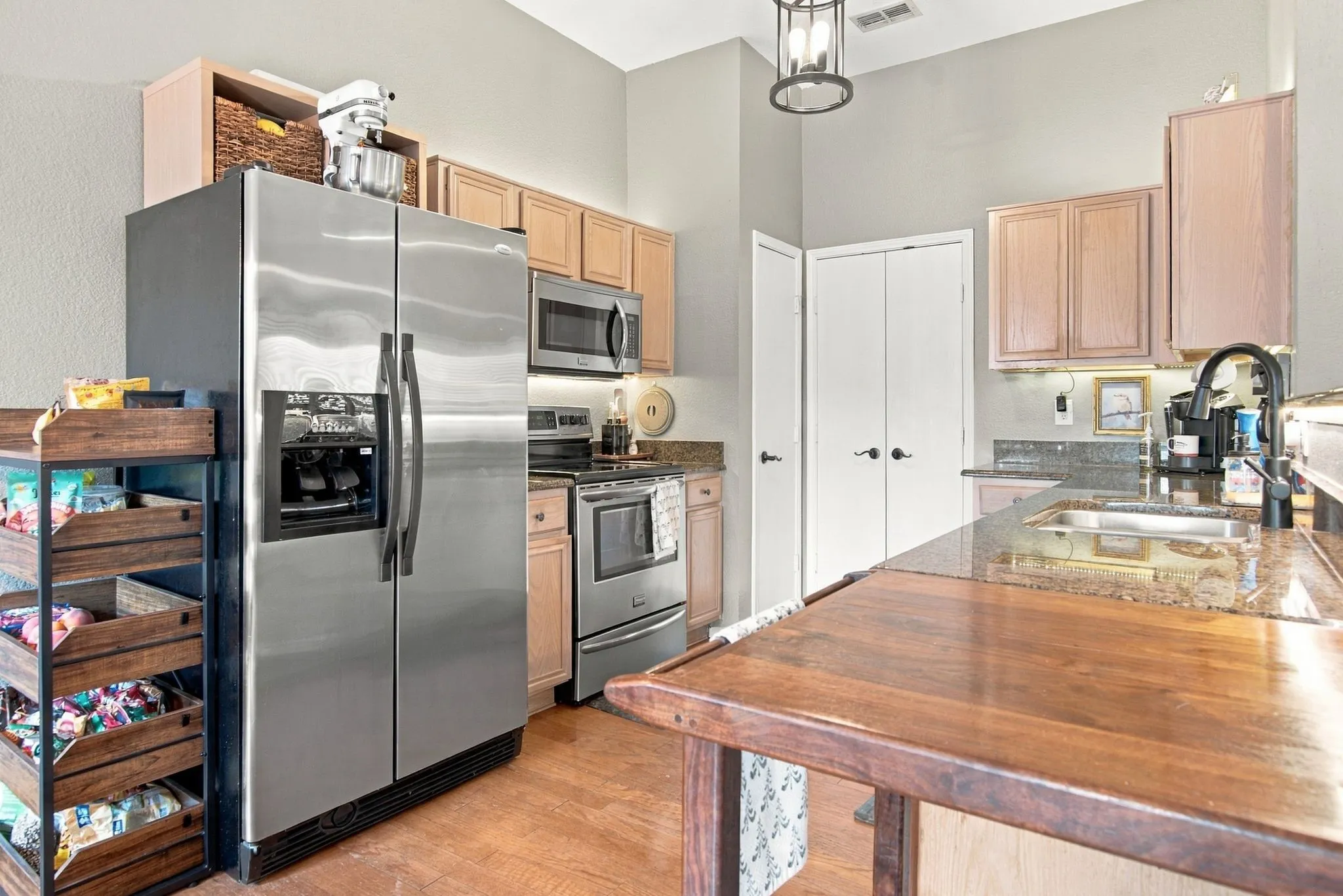 Single Family Residence For Sale in Johnson County , 849 Canyon Cove Drive, Burleson, Texas 76028, 4 Bedroom, 2 Bathroom, Garage spaces, 1,627 Sqft, built in 2001, mls#21391331, Real Estate Agent in Burleson, Homes For Sale in Johnson county, Homes For Sale in Burleson, Realtor in Burleson Texas, Real Estate Brokerage Independent Realty Texas, Luminita Cordes Realtor